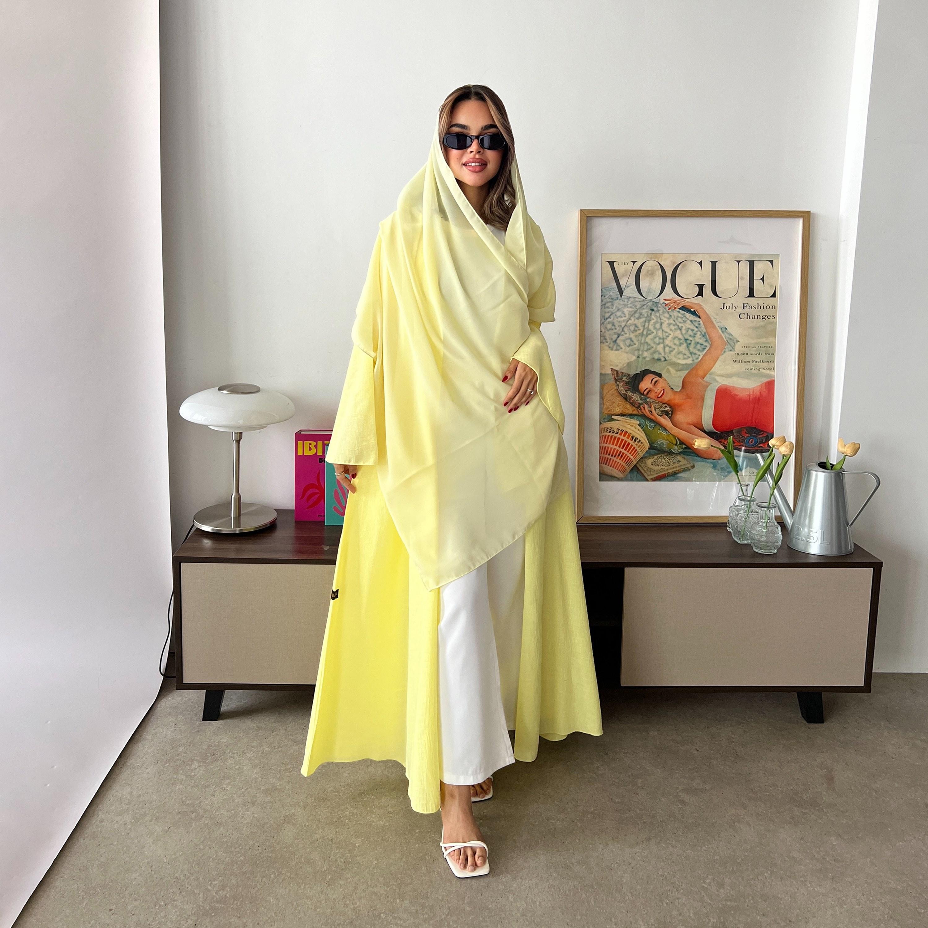 عبا صيفي حريمي أصفر ليموني بملمس وأكمام واسعة تتسع تدريجياً من الكتان مع حجاب من لوسين-women-arabicclothing-abayas-image-1