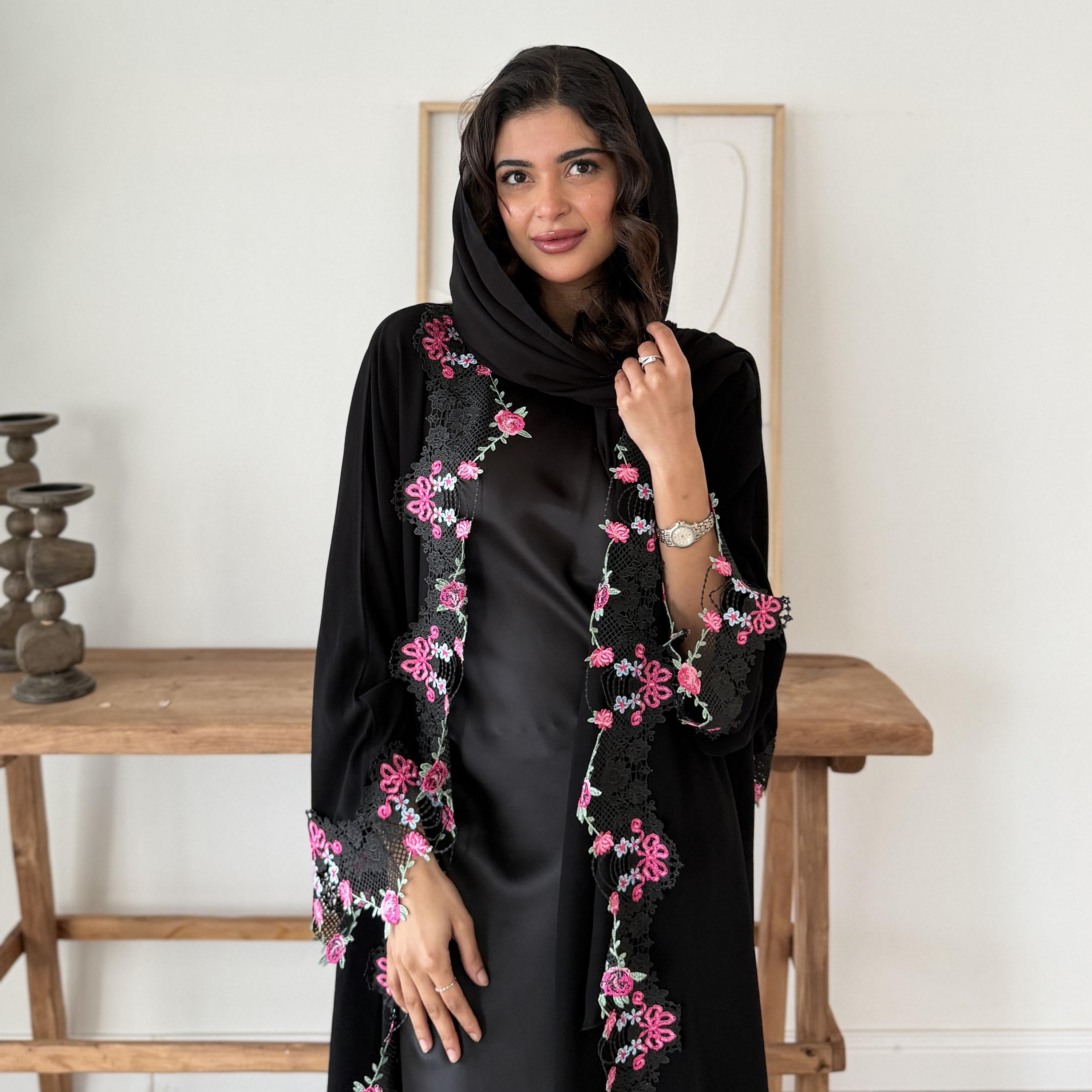 Lusin abaya Black Floral Embroidered Wide Sleeves Royal Crepe Women's Abaya with Hijab-women-arabicclothing-abayas-image-2