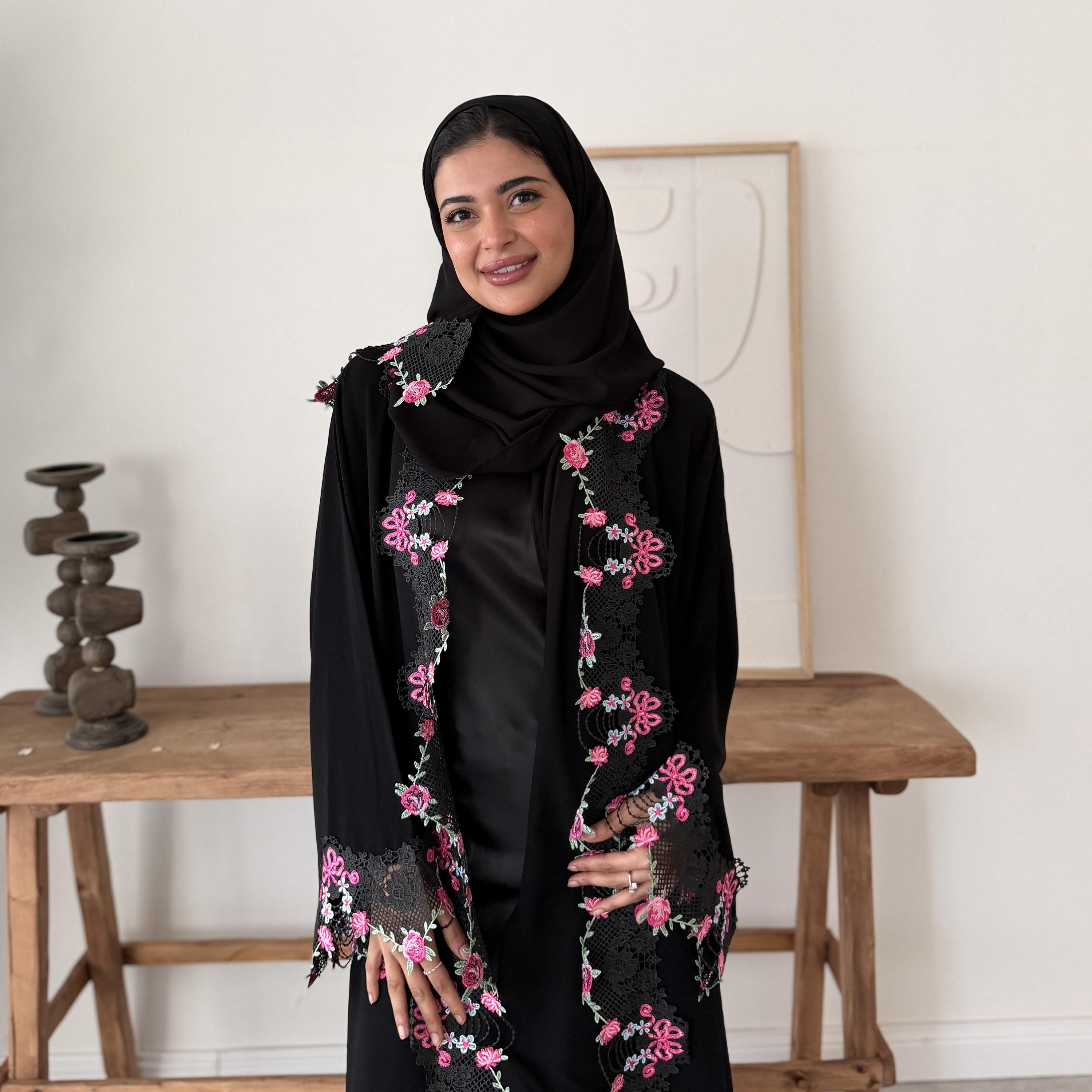 Lusin abaya Black Floral Embroidered Wide Sleeves Royal Crepe Women's Abaya with Hijab-women-arabicclothing-abayas-image-3