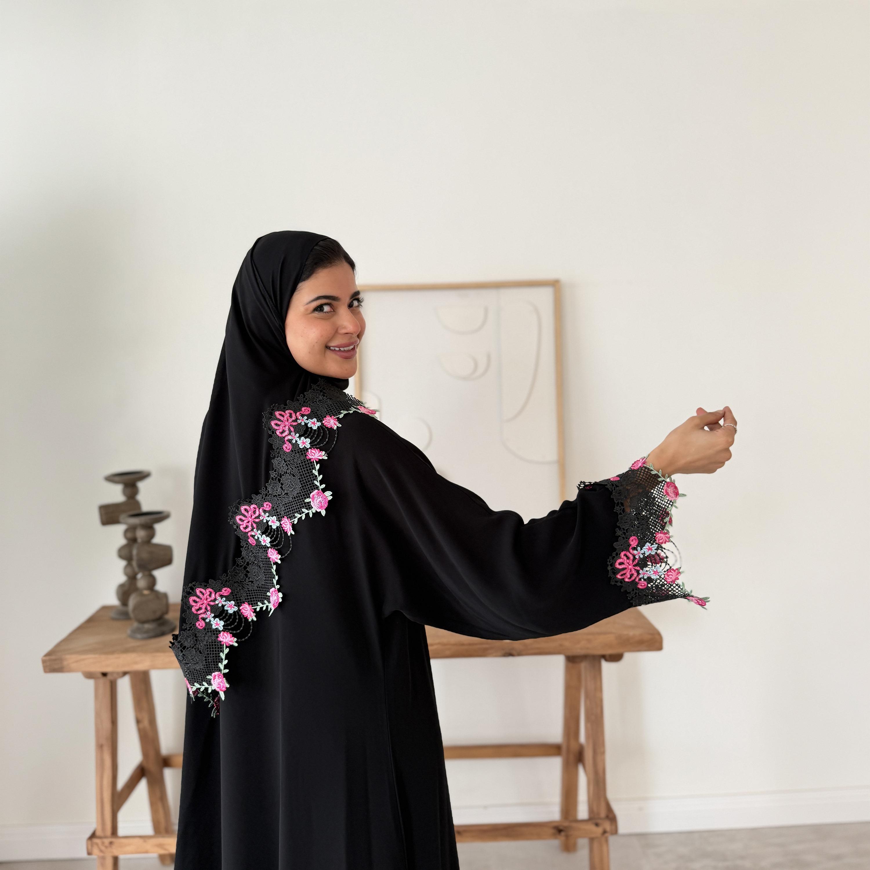 Lusin abaya Black Floral Embroidered Wide Sleeves Royal Crepe Women's Abaya with Hijab-women-arabicclothing-abayas-image-4