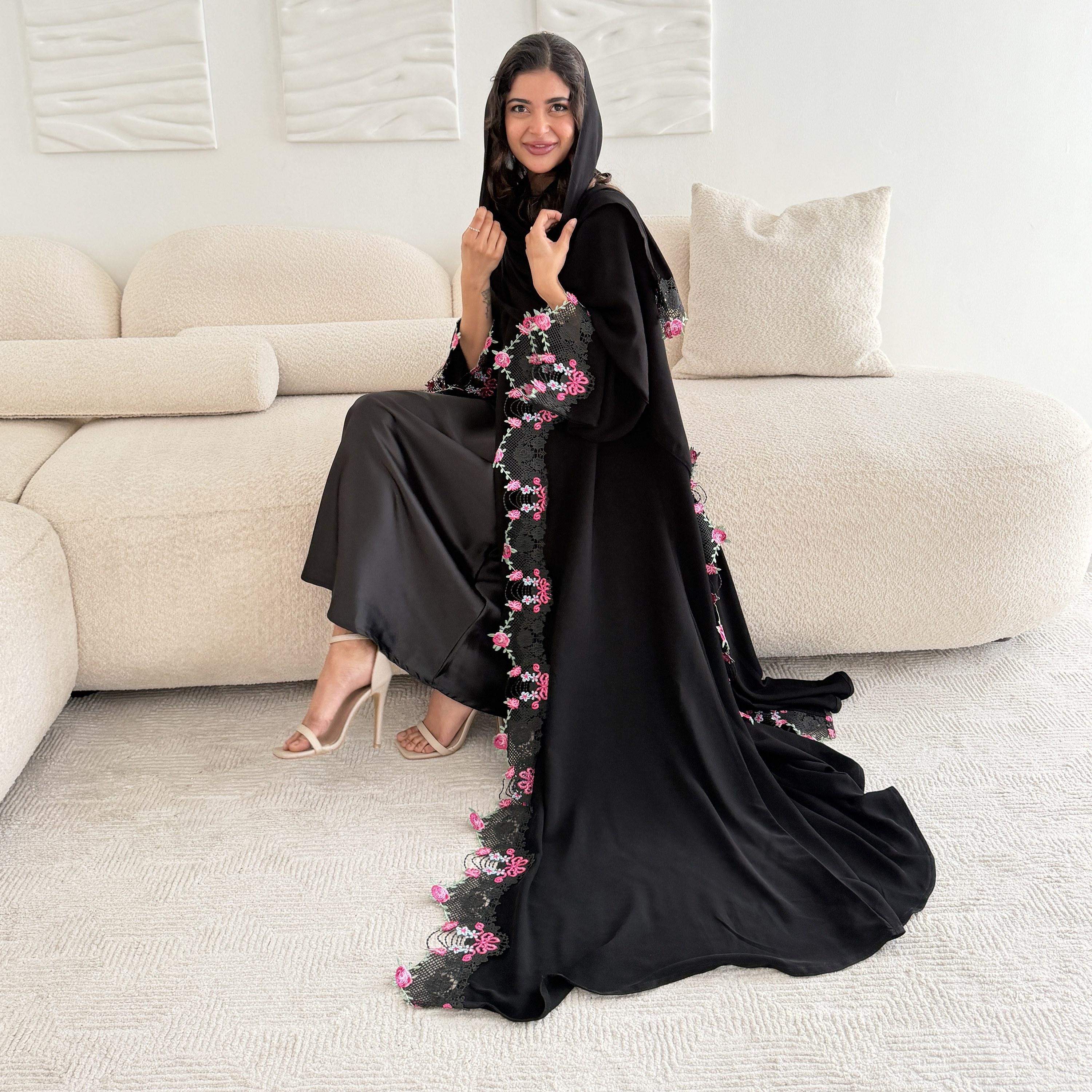 Lusin abaya Black Floral Embroidered Wide Sleeves Royal Crepe Women's Abaya with Hijab-women-arabicclothing-abayas-image-5