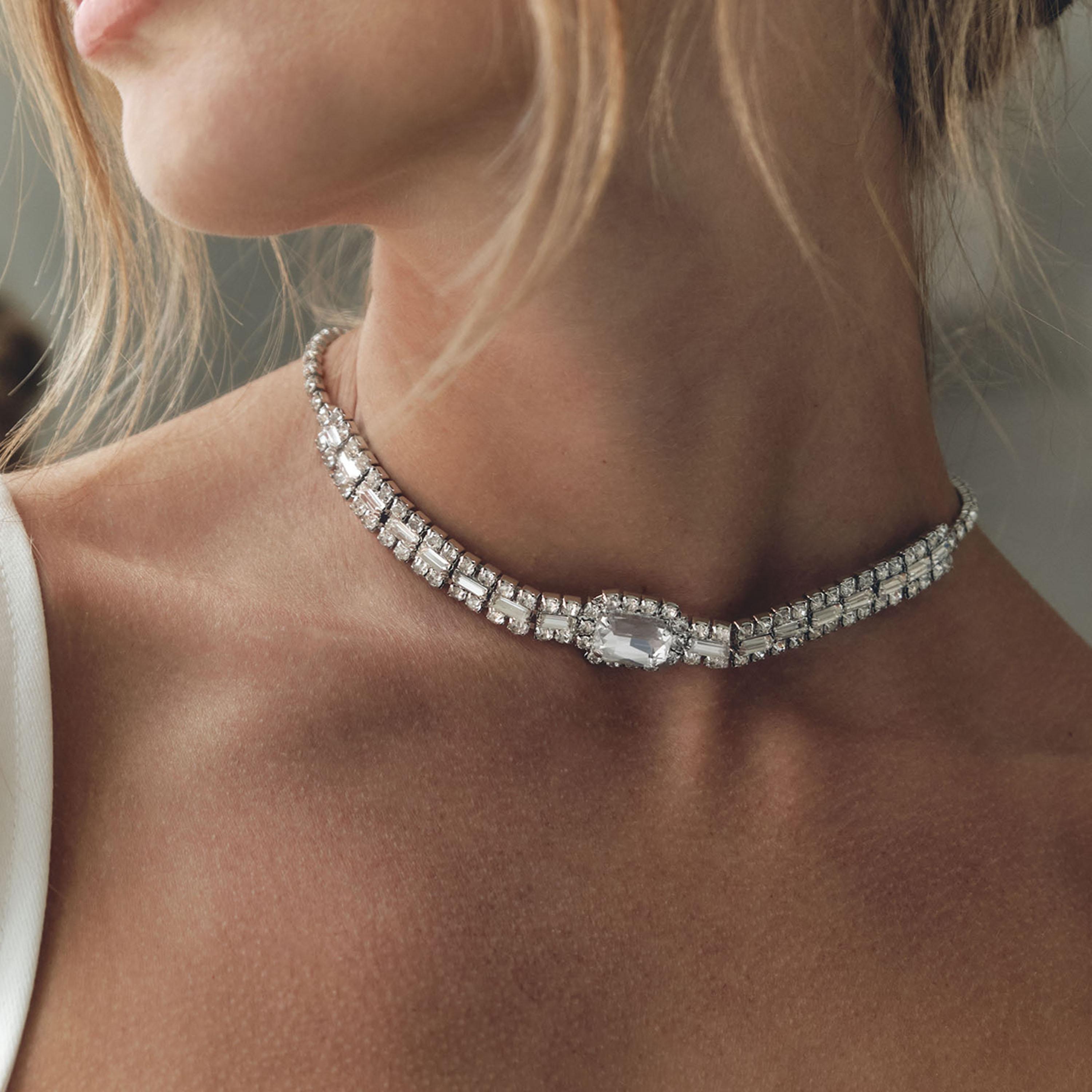 عقد تشوكر ليتشي فضي ببلورات للنساء من سبيكة الزنك | مقاس موحد | ncl0166-women-watchesandjewellery-jewellery-necklacesandpendants-image-4