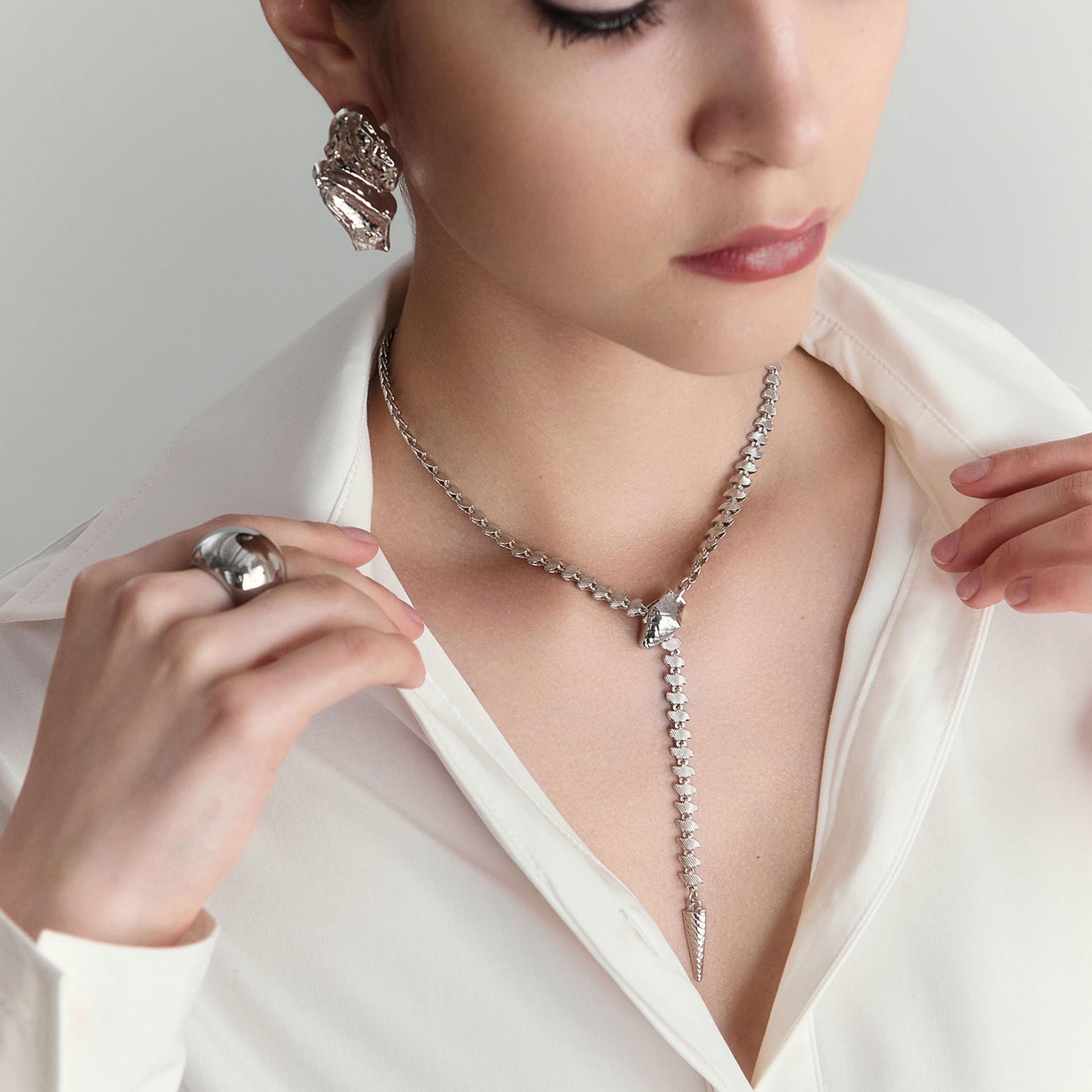 عقد ليتشي فضي متعدد الطبقات للنساء من سبيكة النحاس | مقاس موحد | ncl0197-women-watchesandjewellery-jewellery-necklacesandpendants-image-4