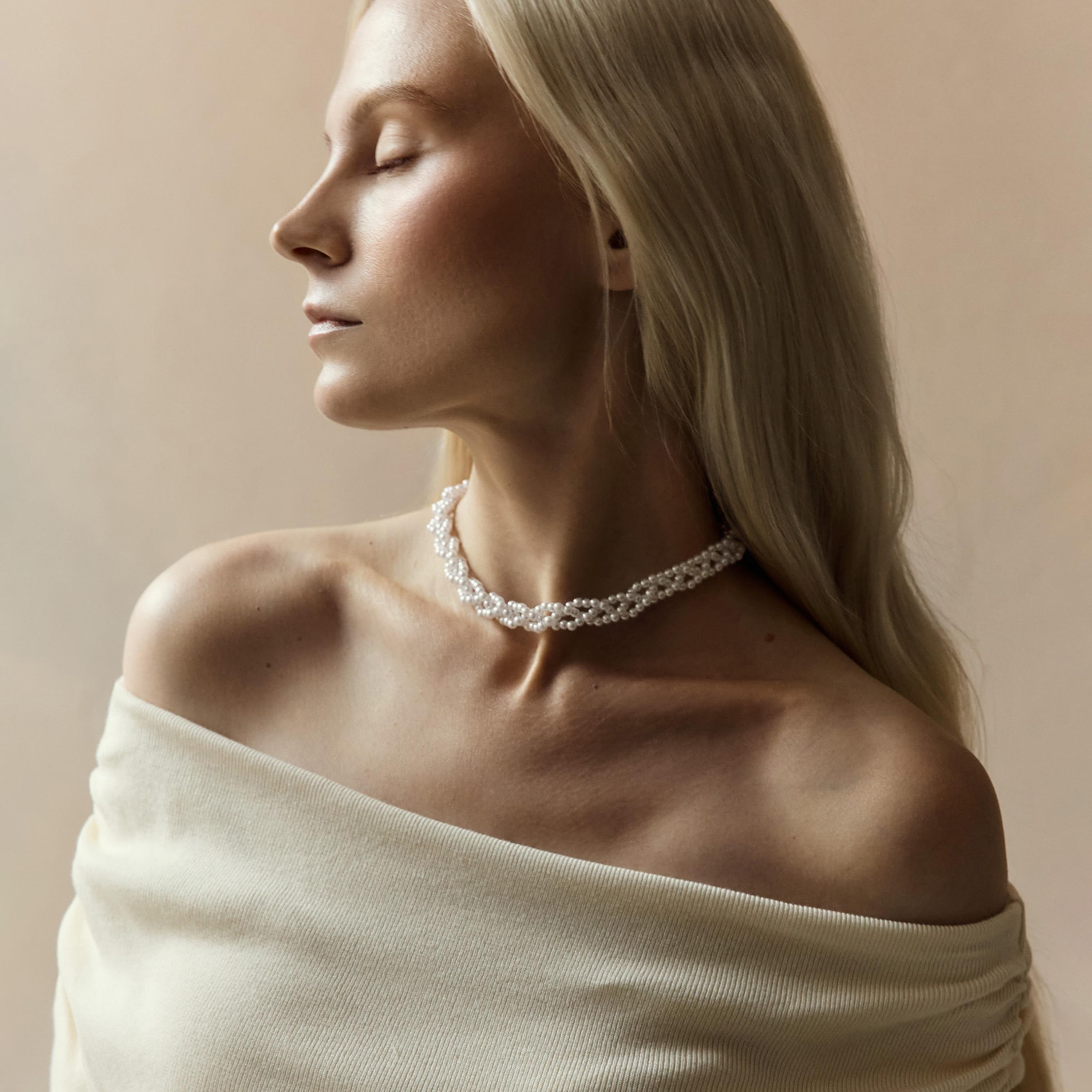 عقد تشوكر ليتشي أبيض بلؤلؤ اصطناعي للنساء | مقاس موحد | ncl0203-women-watchesandjewellery-jewellery-necklacesandpendants-image-1