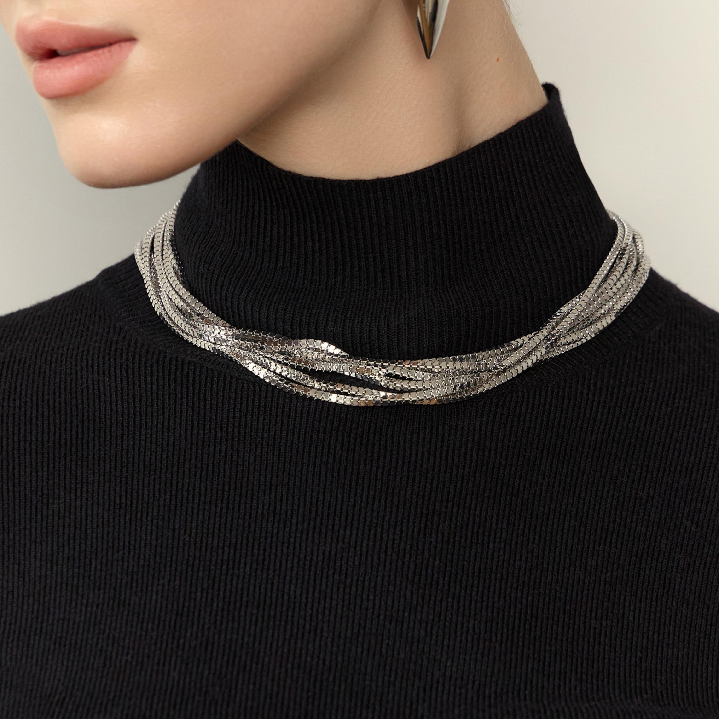عقد تشوكر ليتشي فضي متعدد الطبقات للنساء من سبيكة الزنك | مقاس موحد | ncl0226-women-watchesandjewellery-jewellery-necklacesandpendants-image-2