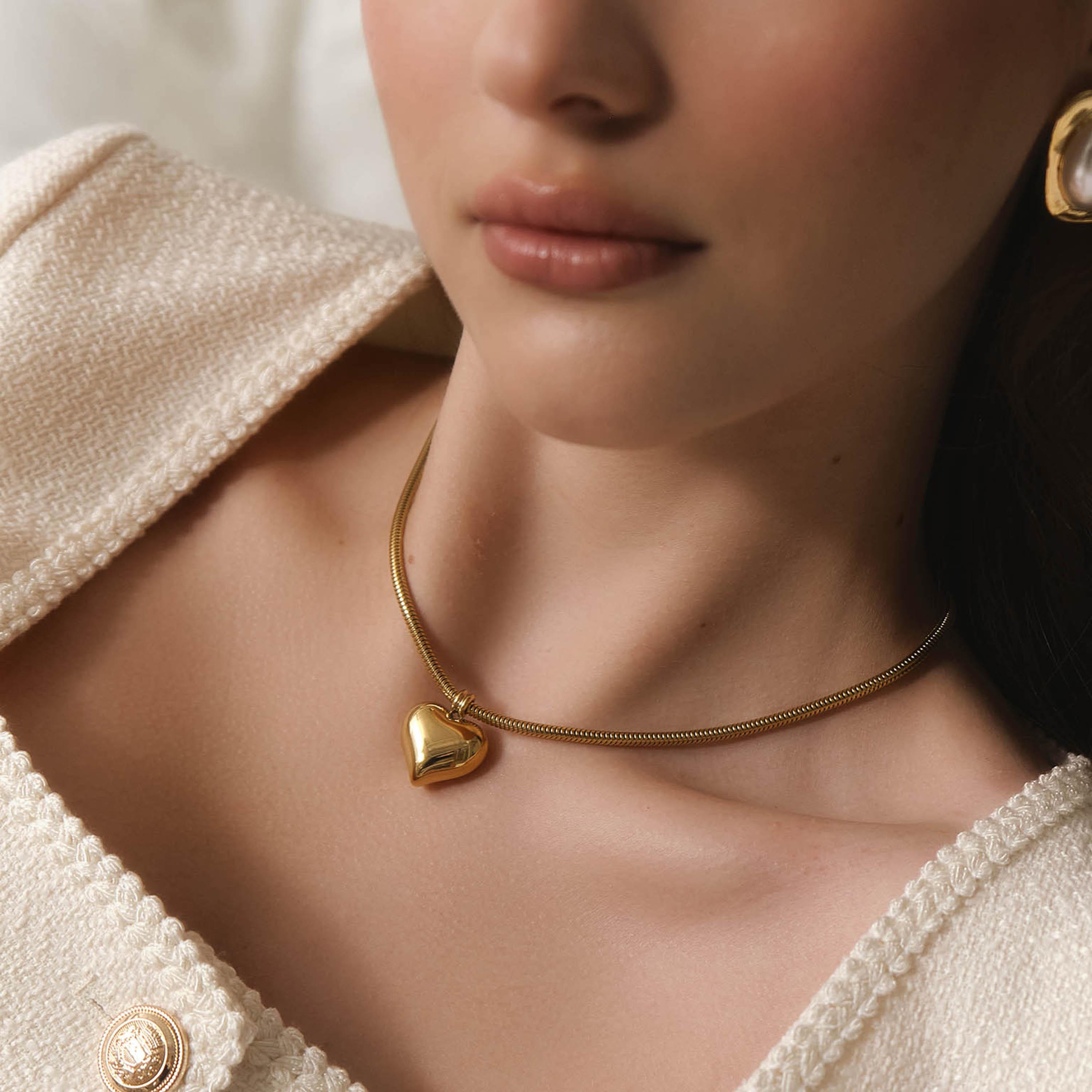 عقد بقلادة ليتشي ذهبي على شكل قلب من الستانلس ستيل | مقاس موحد | ncl0256-women-watchesandjewellery-jewellery-necklacesandpendants-image-4