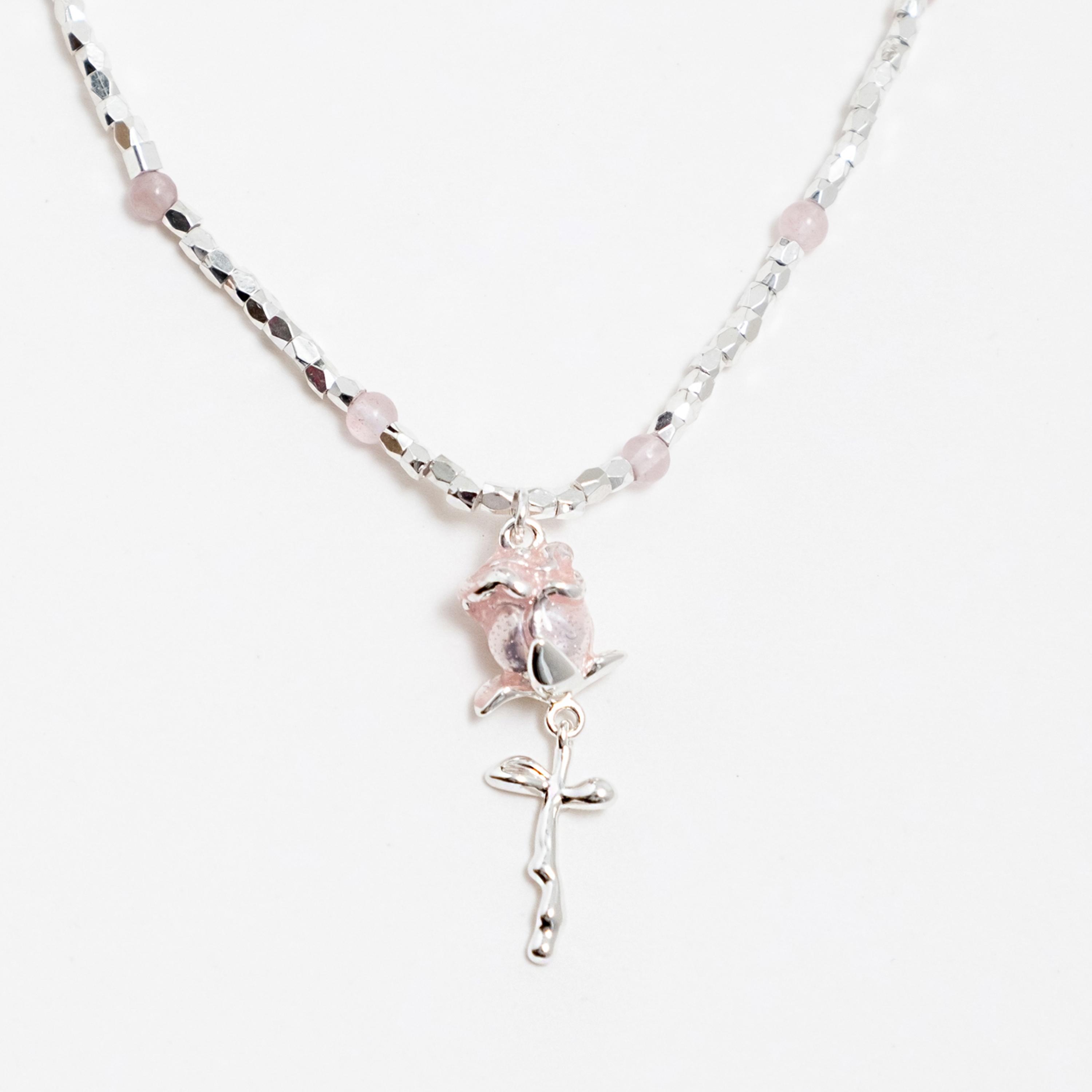عقد بقلادة زهور وردية ليتشي للنساء من الستانلس ستيل | مقاس موحد | ncl0265-women-watchesandjewellery-jewellery-necklacesandpendants-image-3
