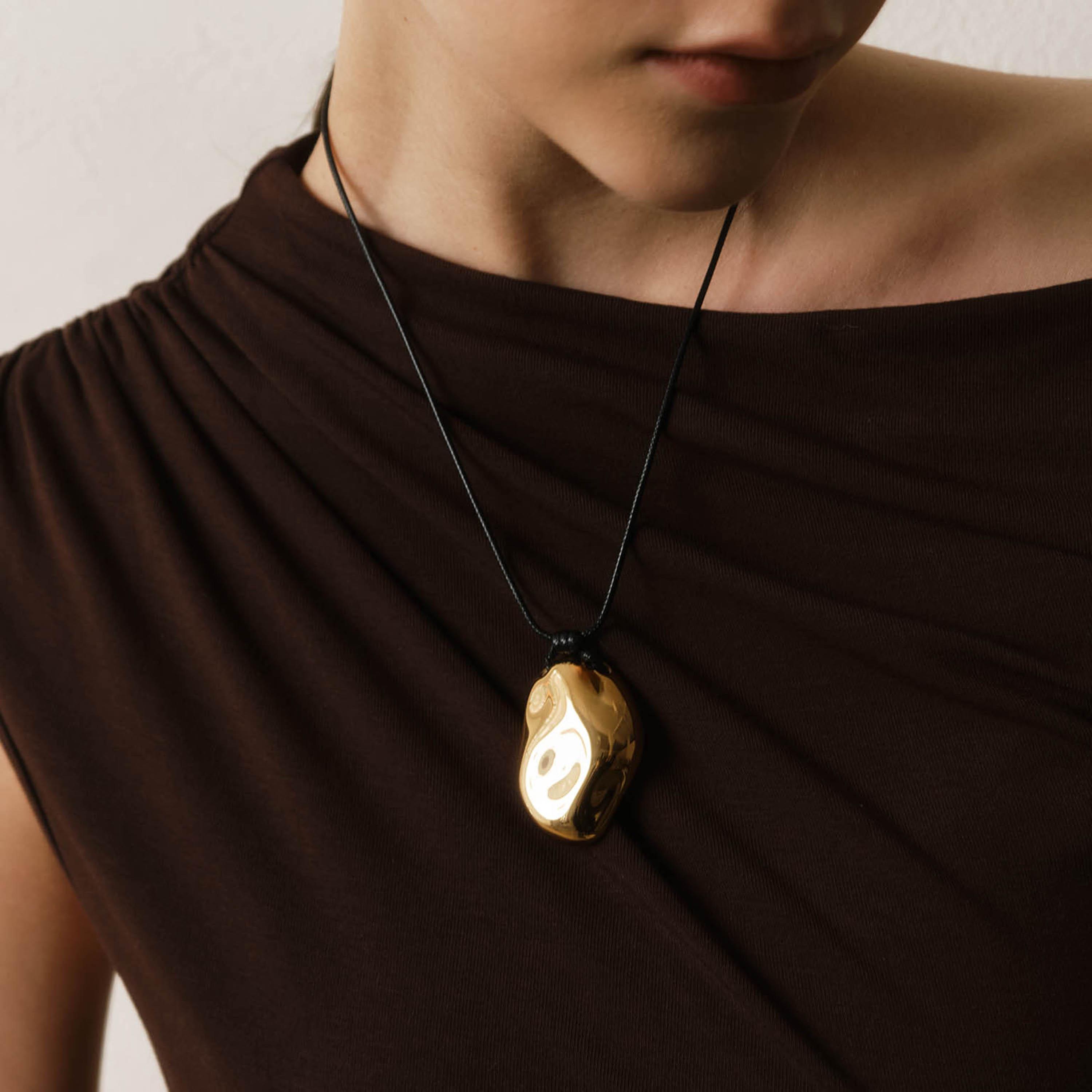 عقد بقلادة ليتشي ذهبي للنساء من الستيل | مقاس موحد | ncl0282-women-watchesandjewellery-jewellery-necklacesandpendants-image-1