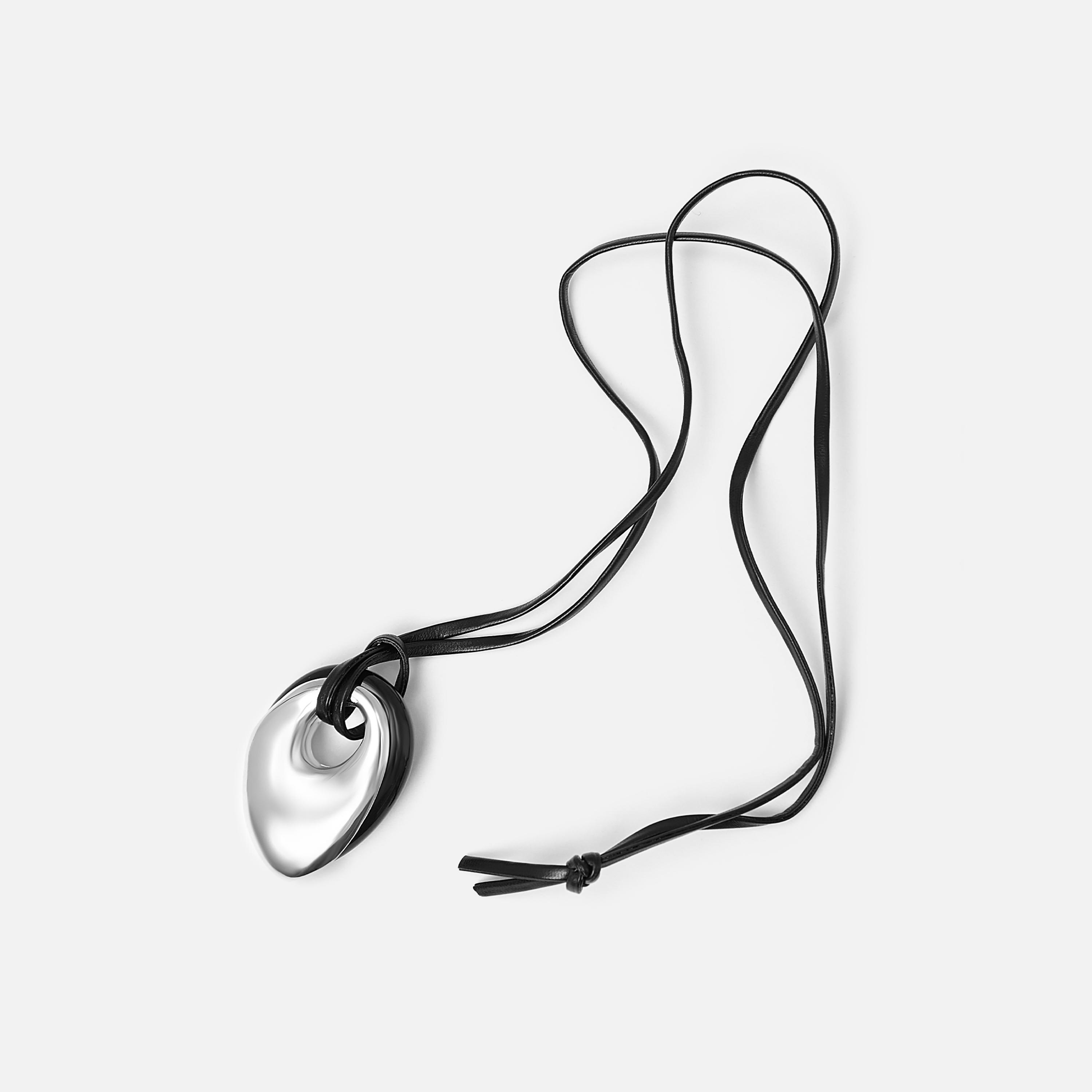 عقد بقلادة ليتشي أسود للنساء من سبيكة النحاس | مقاس موحد | ncl0293-women-watchesandjewellery-jewellery-necklacesandpendants-image-2