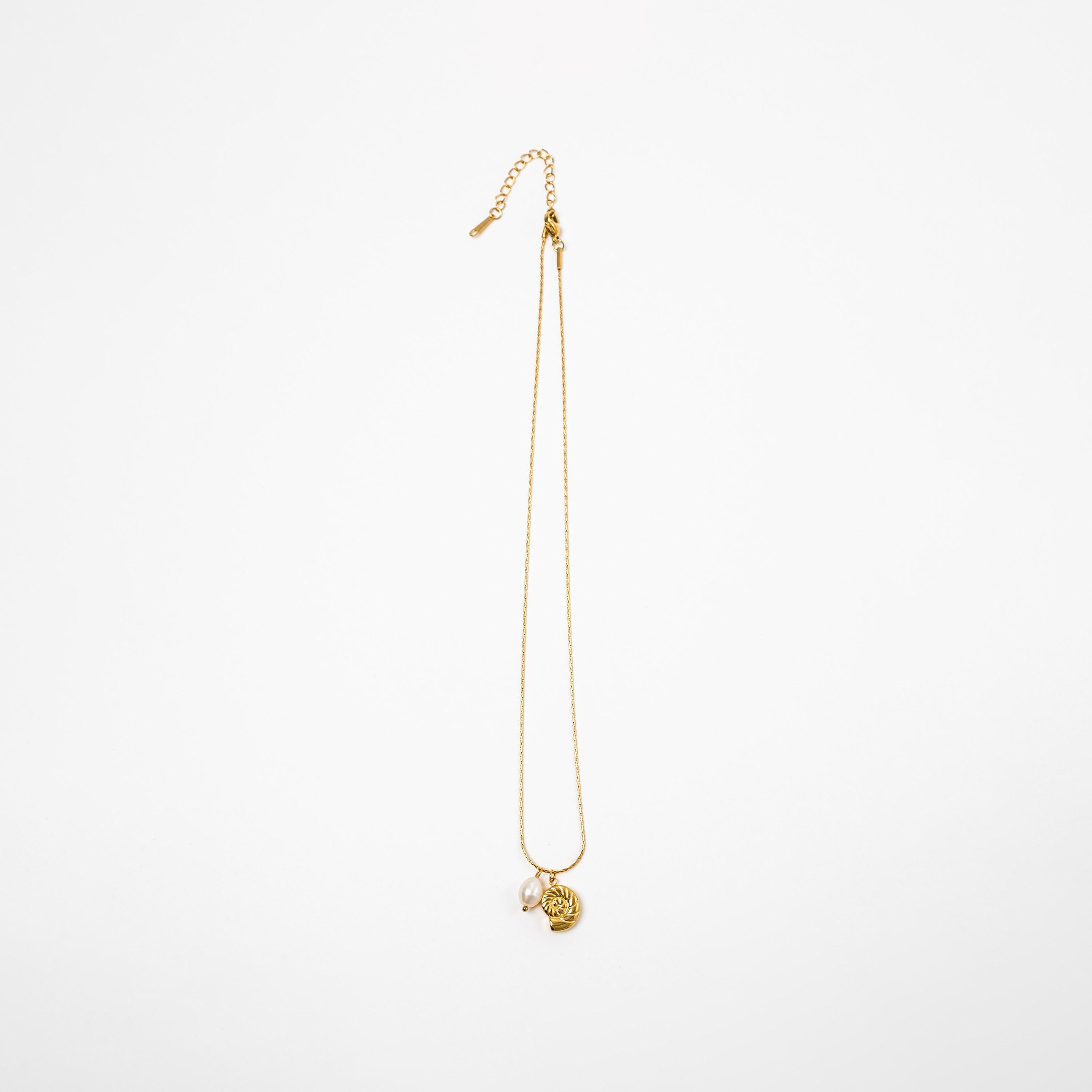 عقد بقلادة لؤلؤ ليتشي ذهبي من الستانلس ستيل | مقاس موحد | ncl0301-women-watchesandjewellery-jewellery-necklacesandpendants-image-3