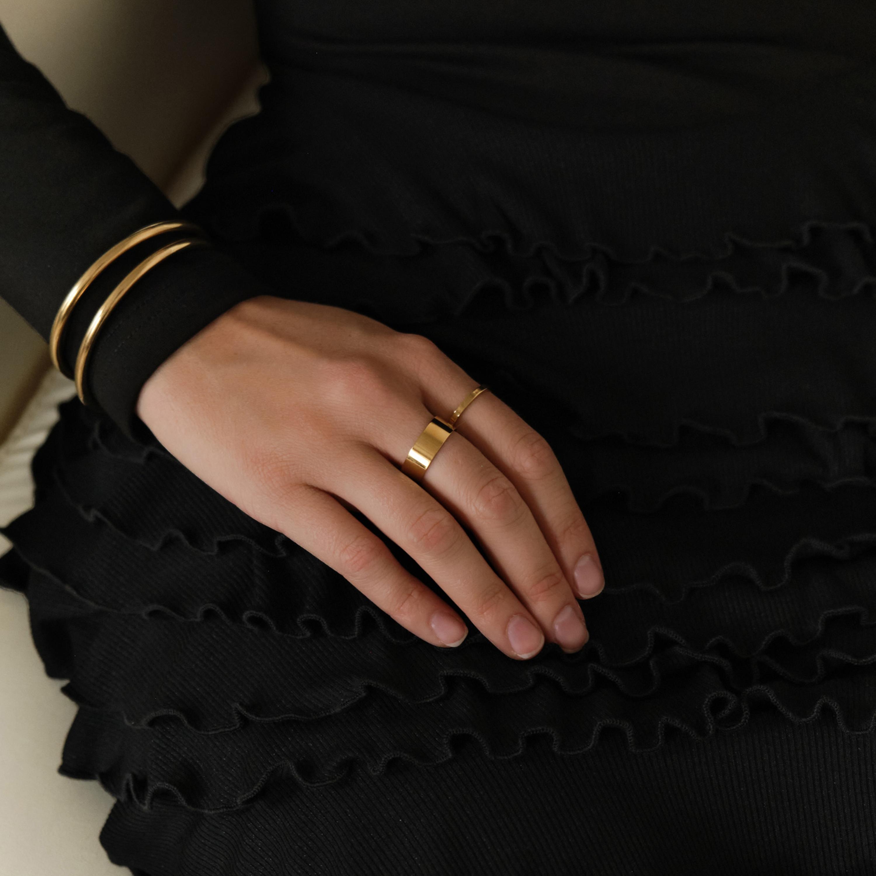 طقم خاتمين ليتشي ذهبي للنساء من الستانلس ستيل | ring170-women-watchesandjewellery-jewellery-rings-image-1