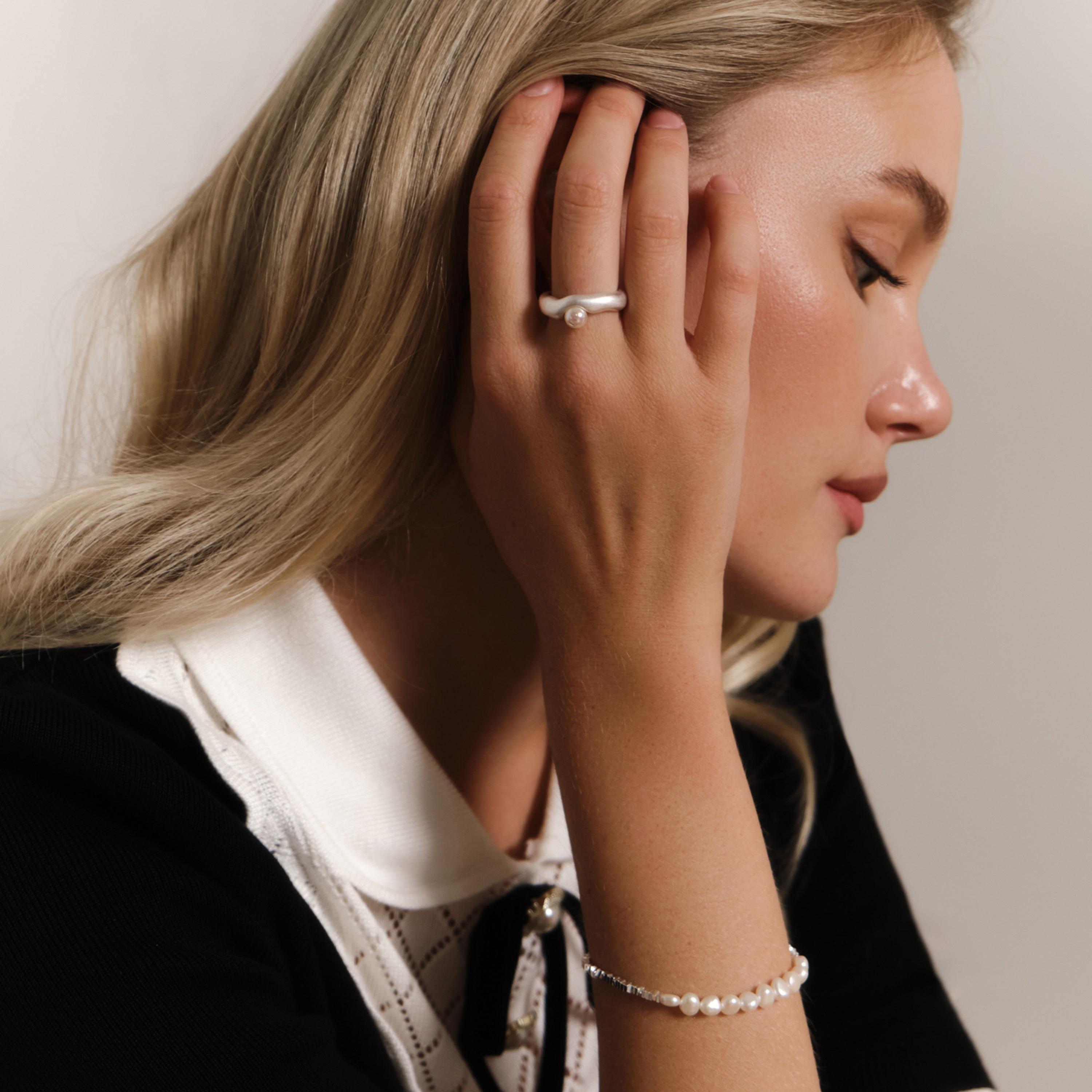 خواتم لؤلؤ ليتشي فضية للنساء من سبيكة النحاس | ring171-women-watchesandjewellery-jewellery-rings-image-1