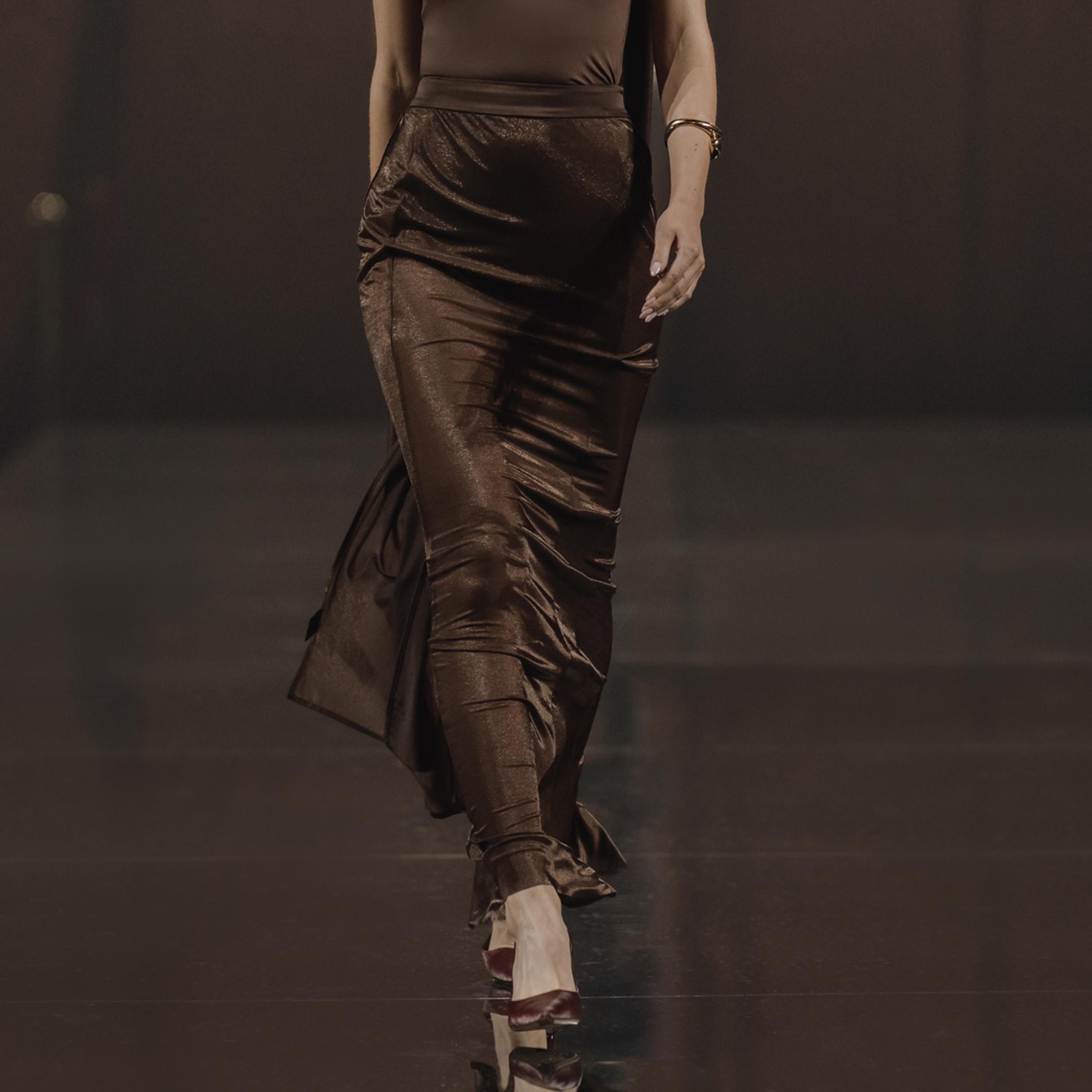 تنورة سهرة ماكسي ستان بقصة ذيل السمكة مع شورت داخلي للنساء من ليتشي-women-clothing-bottoms-skirts-image-1