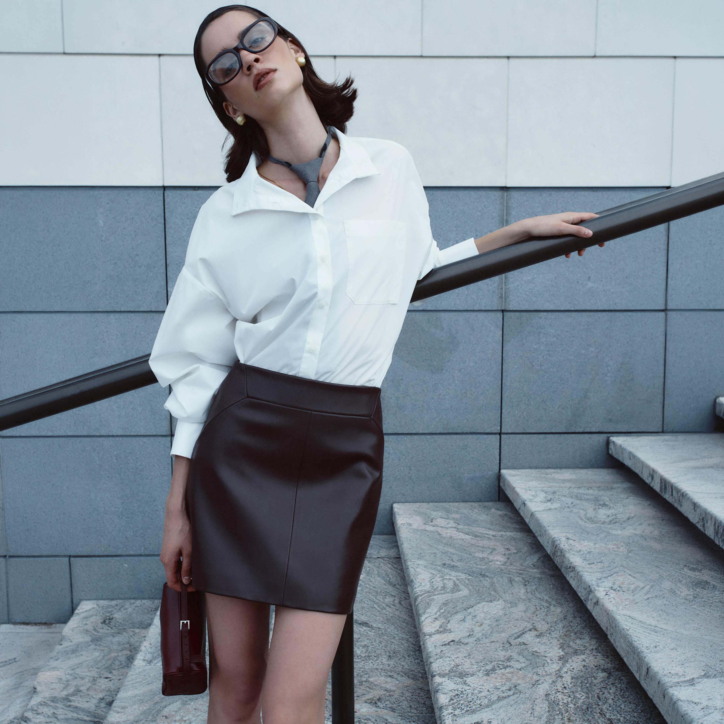 قميص أبيض بياقة وأكتاف منسدلة للنساء من ليتشي-women-clothing-shirtsandblouses-shirts-image-1
