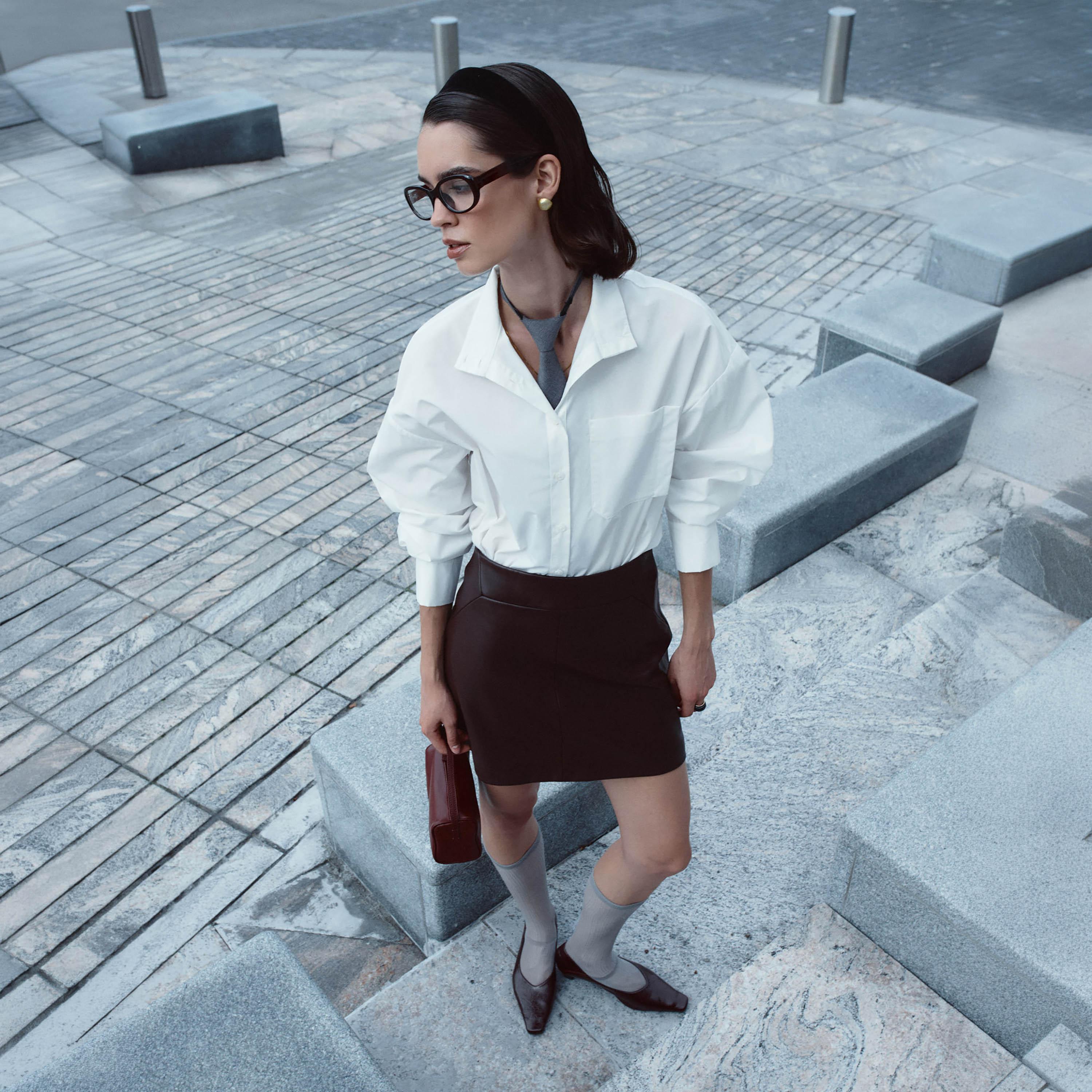 قميص أبيض بياقة وأكتاف منسدلة للنساء من ليتشي-women-clothing-shirtsandblouses-shirts-image-2