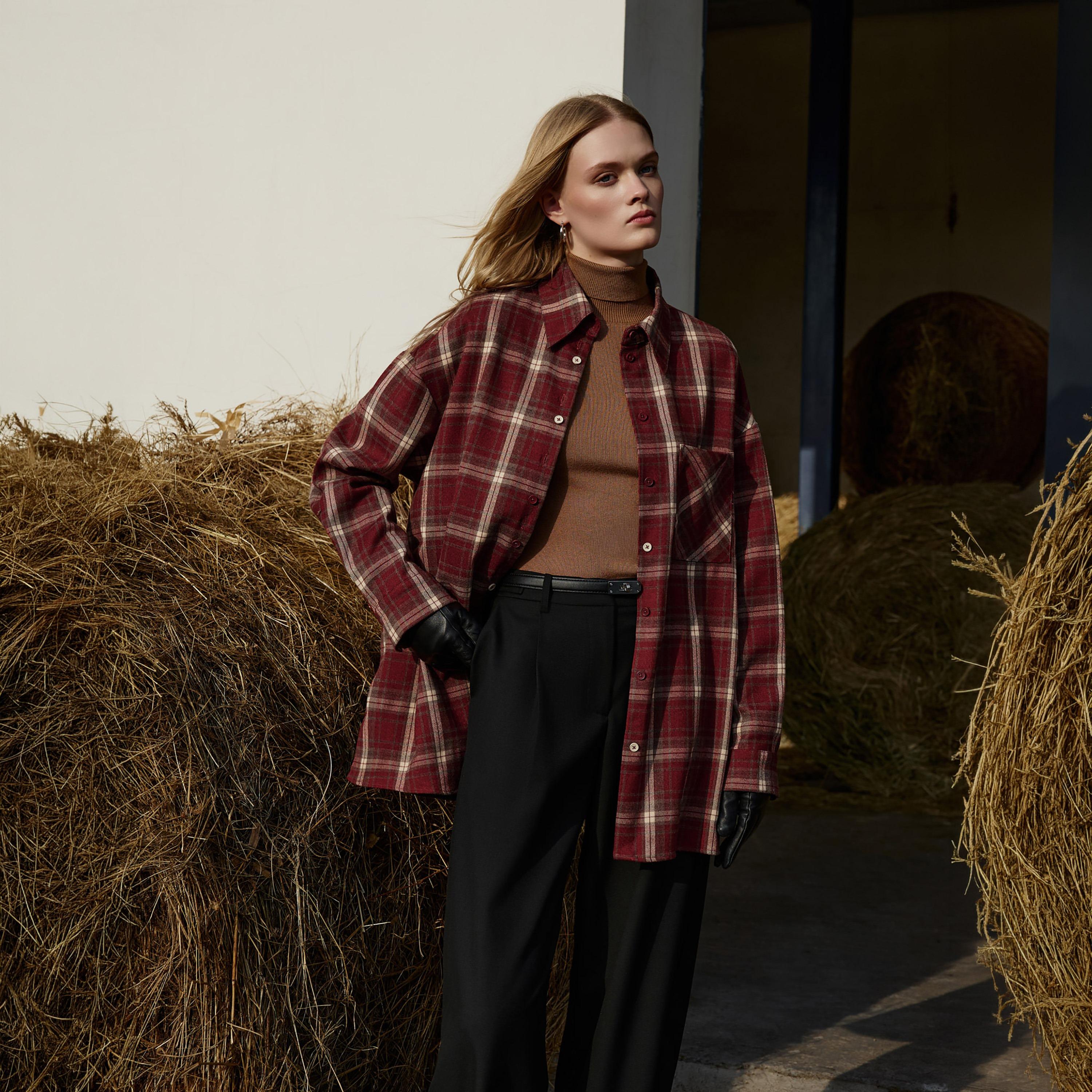 قميص كاروهات أحمر بياقة وأكتاف منسدلة للنساء من ليتشي-women-clothing-shirtsandblouses-shirts-image-1