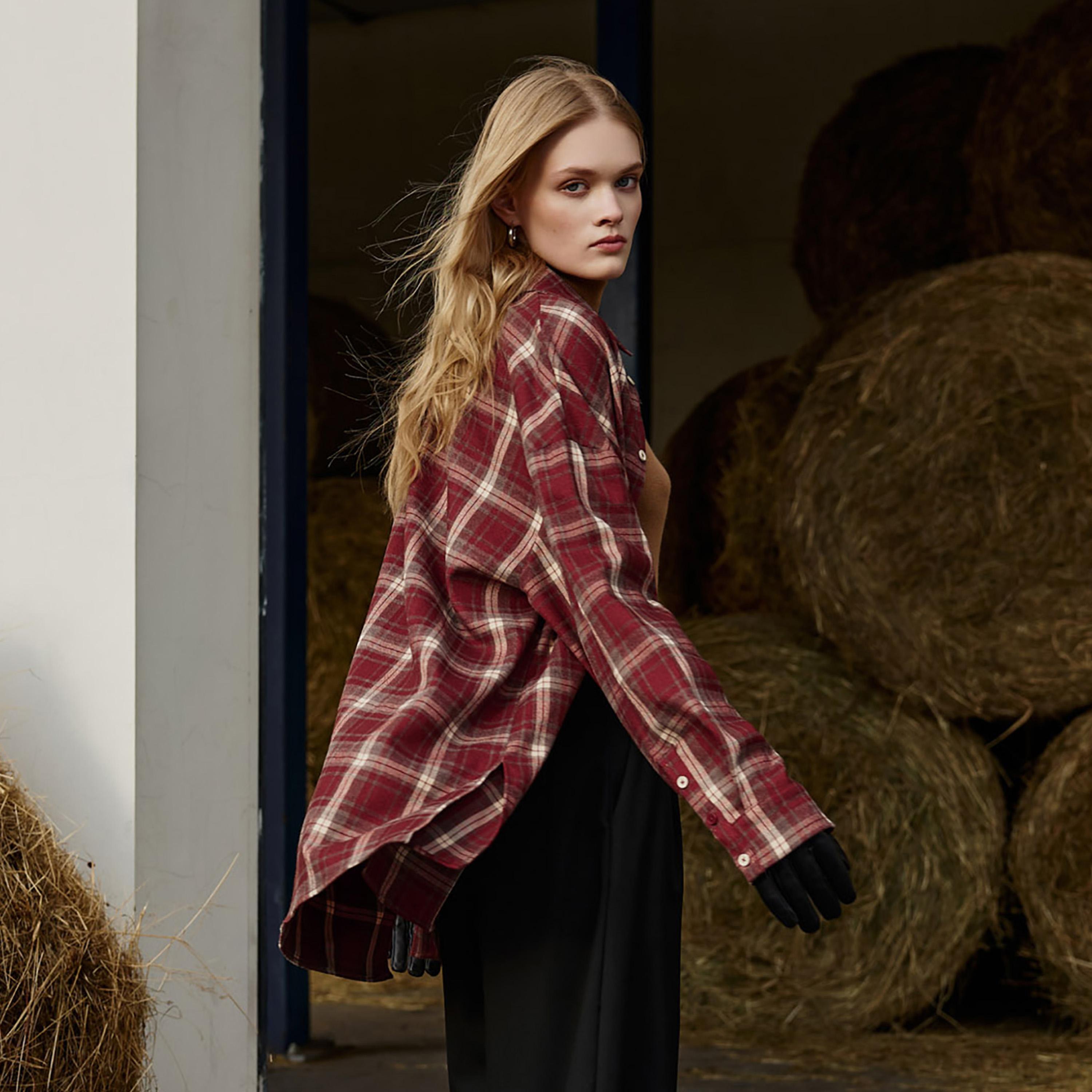 قميص كاروهات أحمر بياقة وأكتاف منسدلة للنساء من ليتشي-women-clothing-shirtsandblouses-shirts-image-4