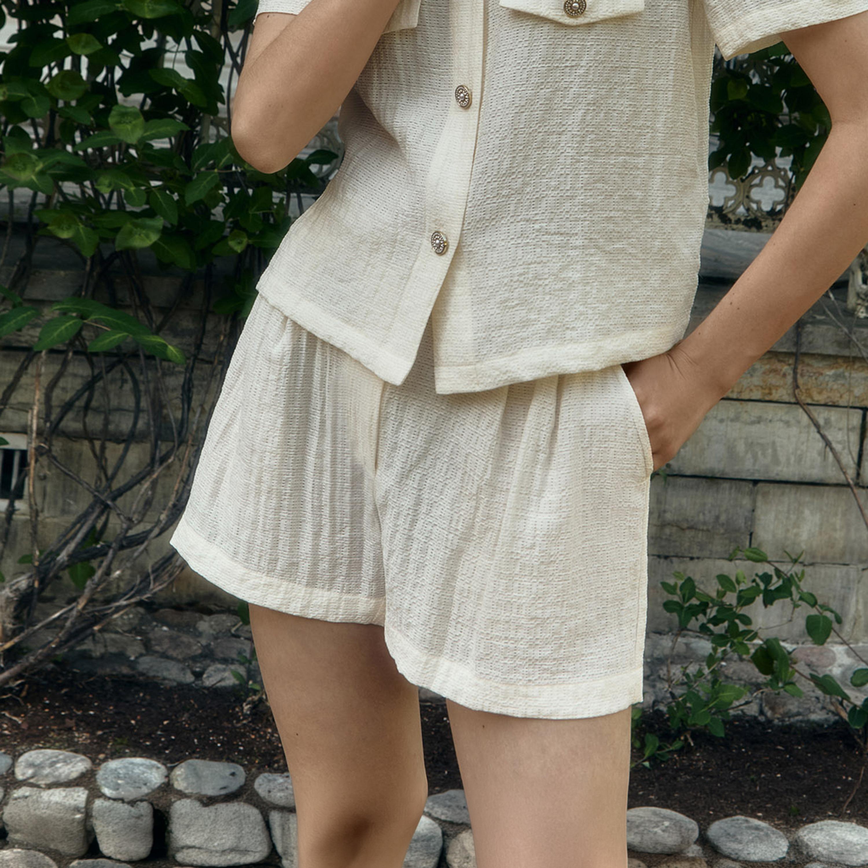 شورت كريمي للنساء من ليتشي-women-clothing-bottoms-shorts-image-4