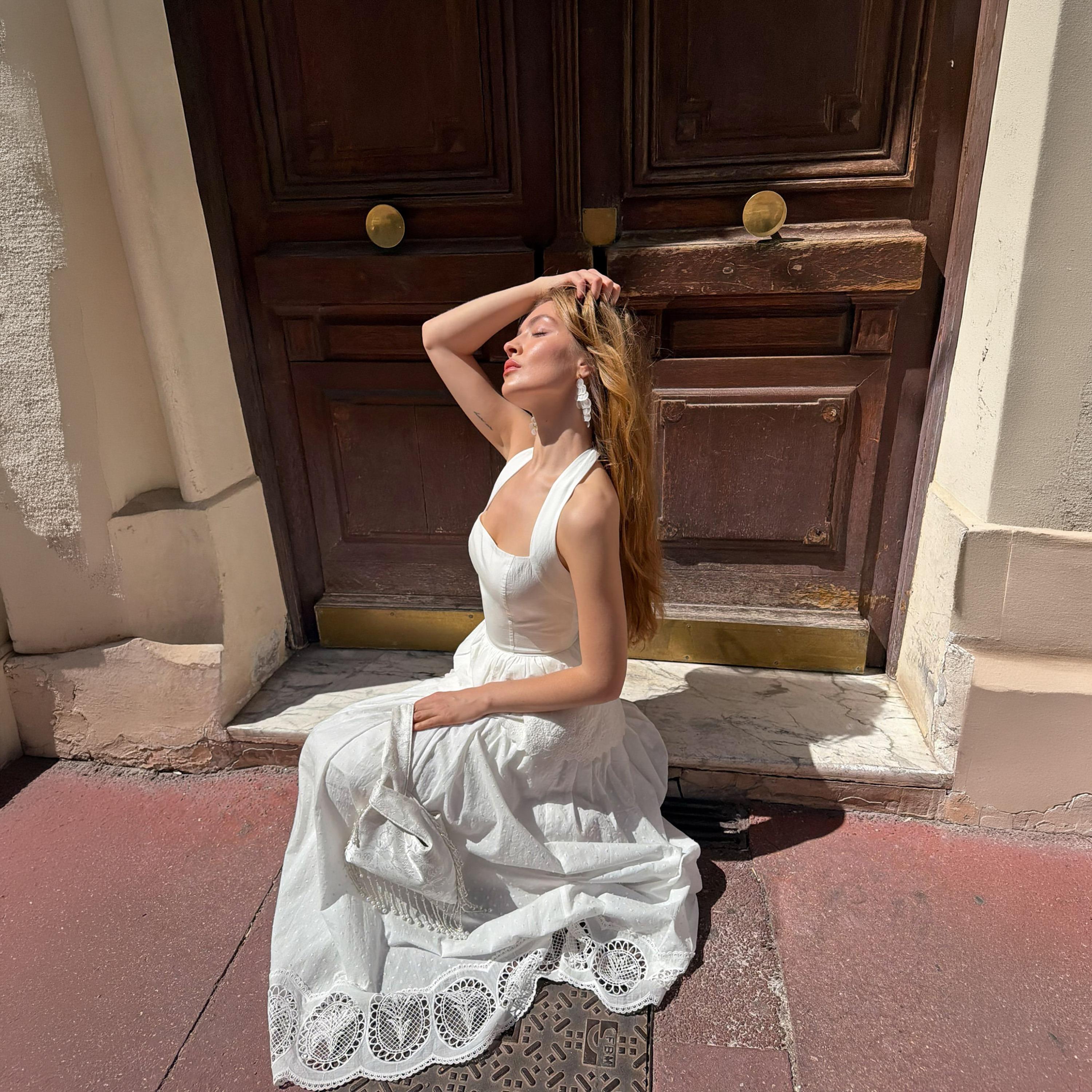 تنورة ماكسي كلوش قطن مطرزة باللون الأبيض من ليتشي-women-clothing-bottoms-skirts-image-3
