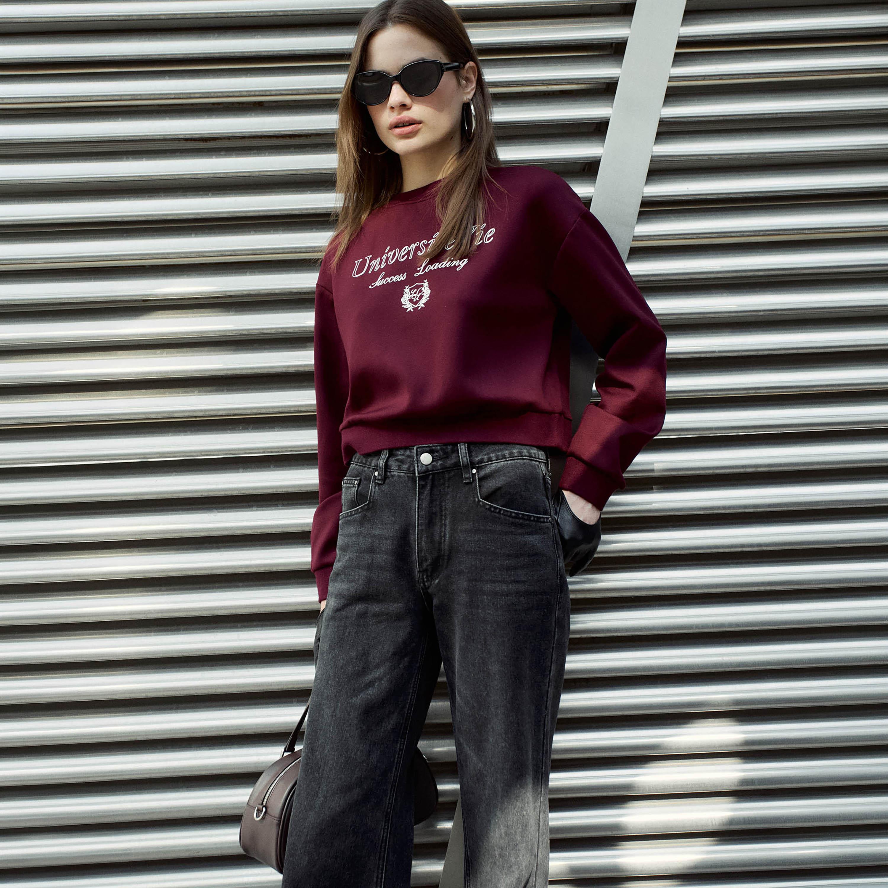 سويت شيرت حريمي بطبعة حروف وأكمام مسدلة باللون العنابي من ليتشي-women-clothing-hoodiesandsweatshirts-sweatshirts-image-2