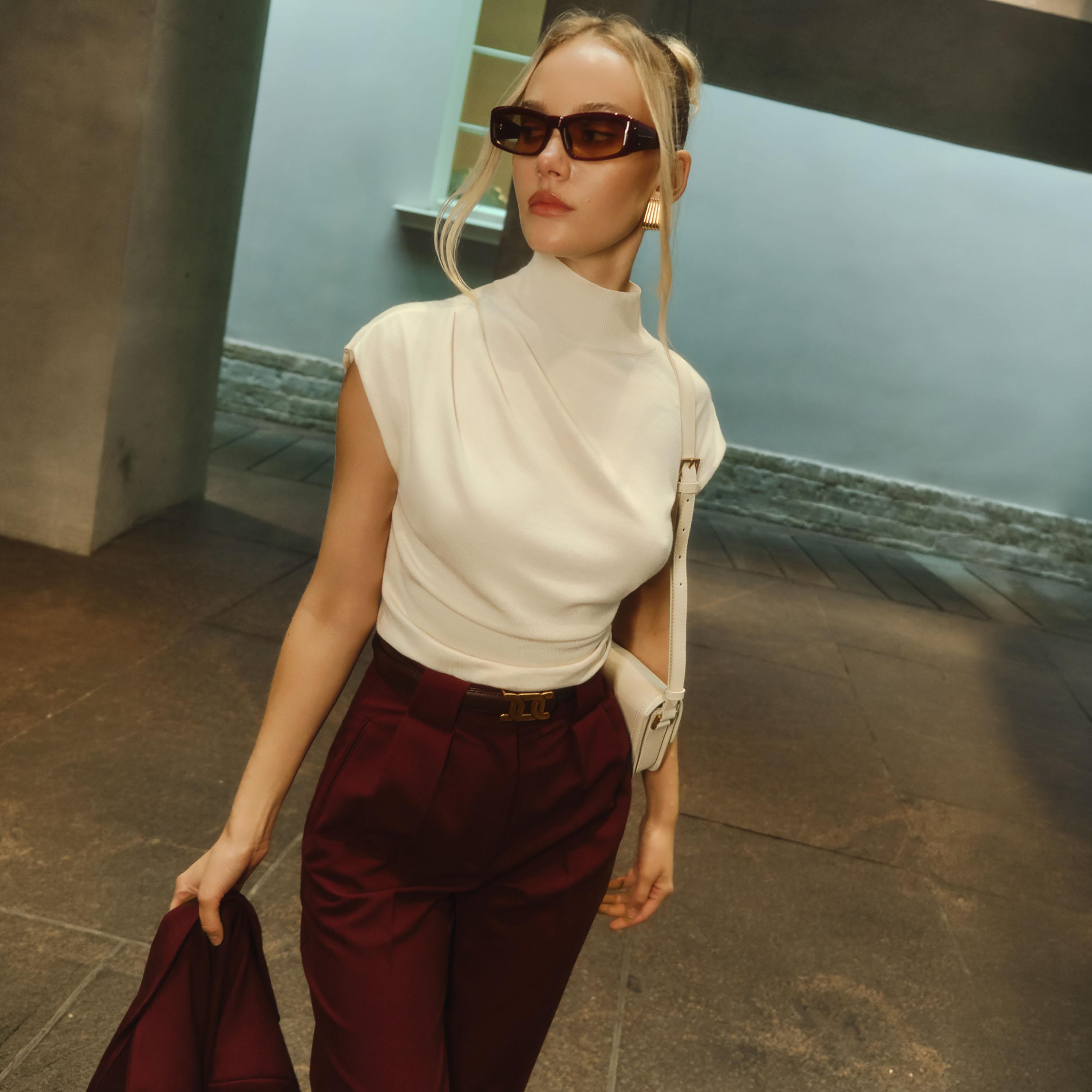 توب بياقة عالية وأكمام كاب للنساء من ليتشي-women-clothing-shirtsandblouses-blouses-image-1