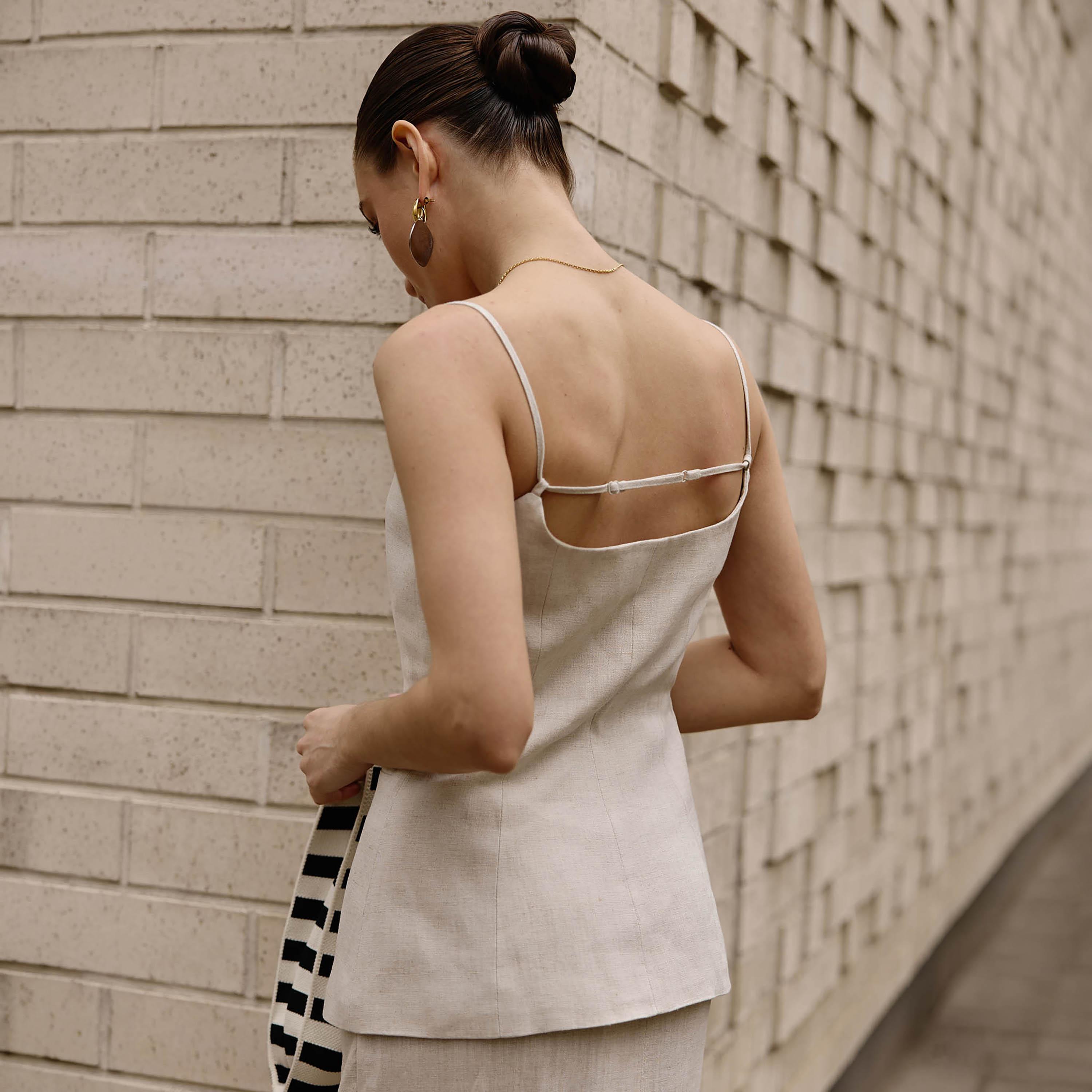 توب كتان بحمالات كتف بيج للنساء من ليتشي-women-clothing-shirtsandblouses-blouses-image-3
