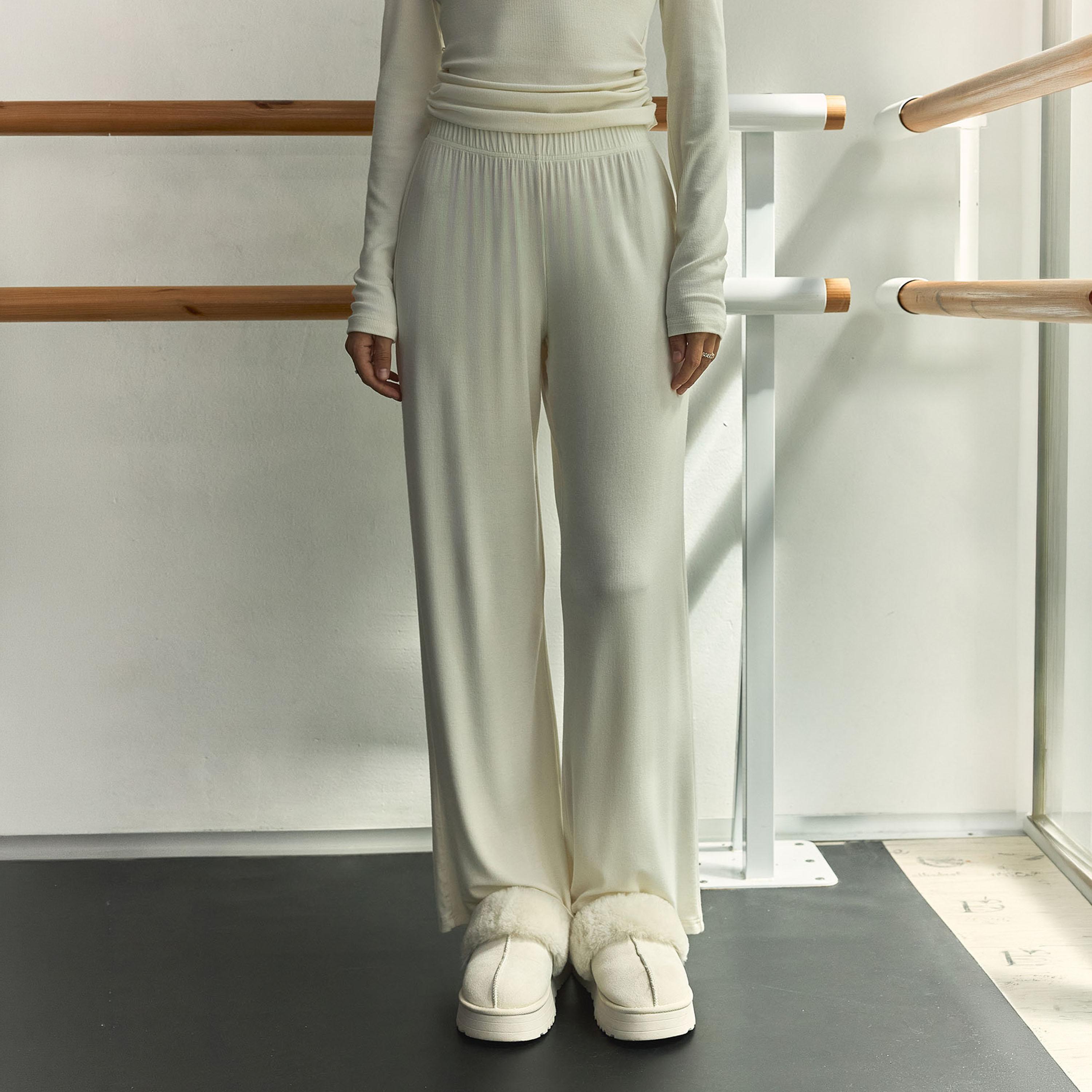 بنطلون مستقيم كريمي للنساء من ليتشي-women-clothing-bottoms-trousers-image-1