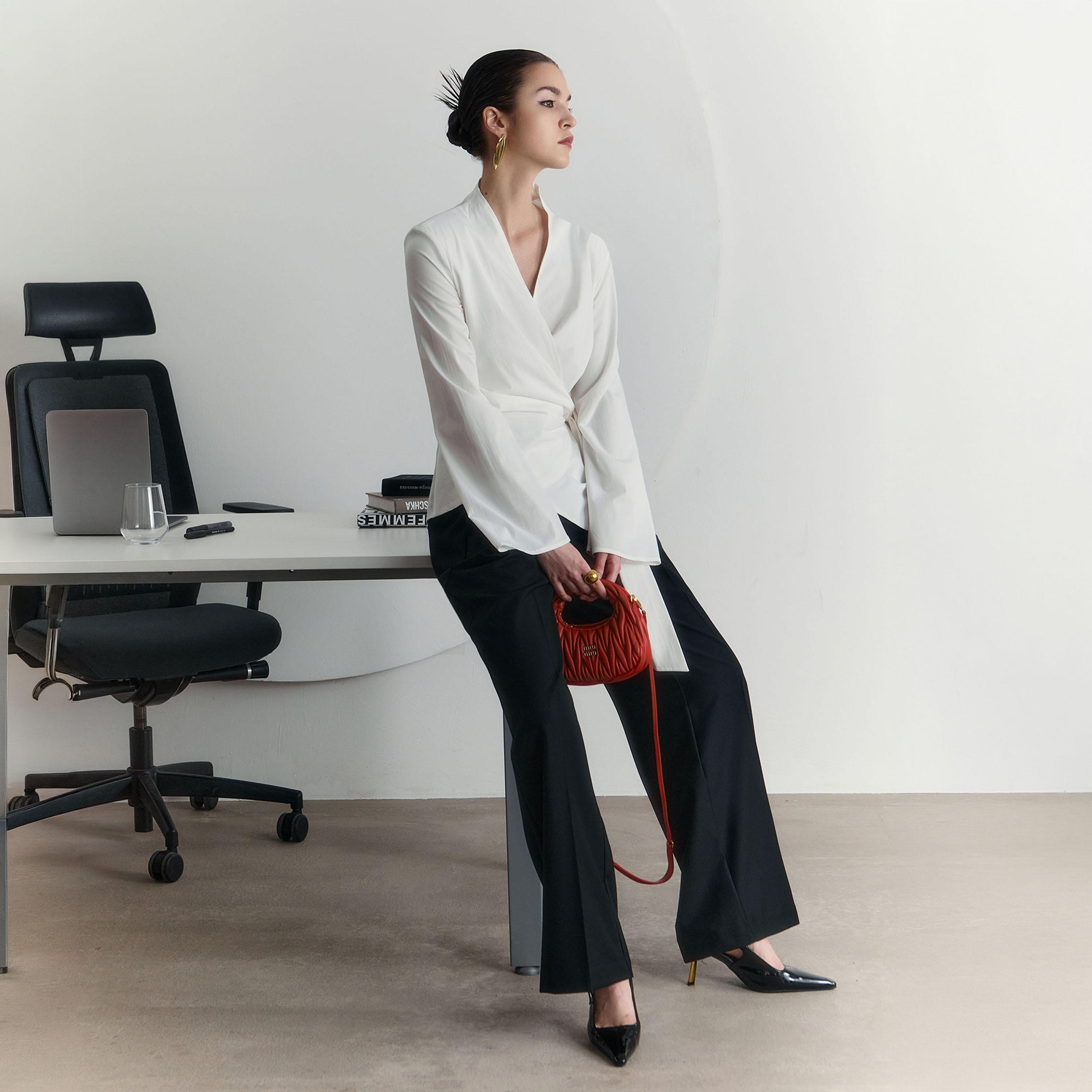 بنطلون واسع (فلير) أسود للنساء من ليتشي-women-clothing-bottoms-trousers-image-3