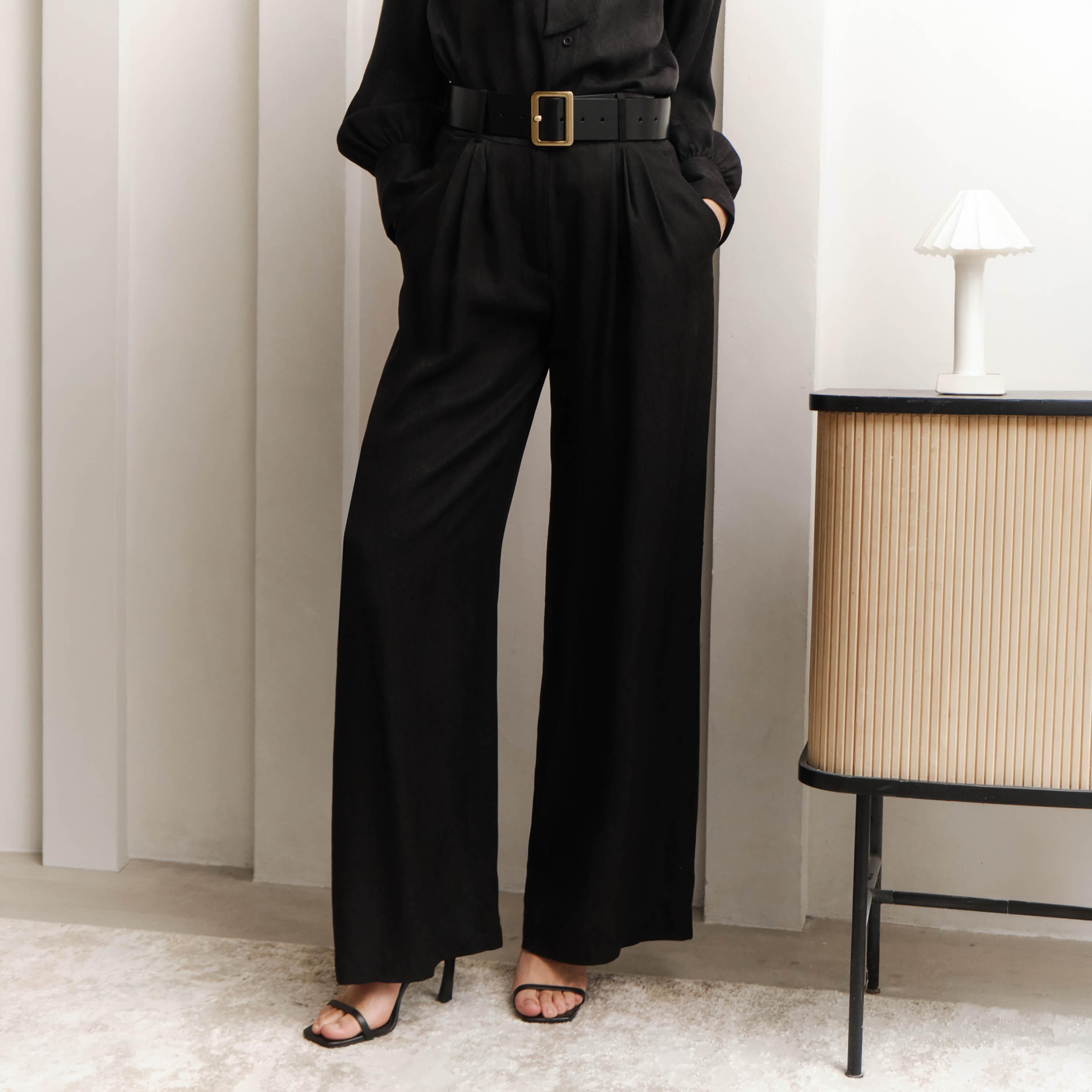 بنطال نسائي بقصة أرجل واسعة باللون الأسود من ليتشي-women-clothing-bottoms-trousers-image-1