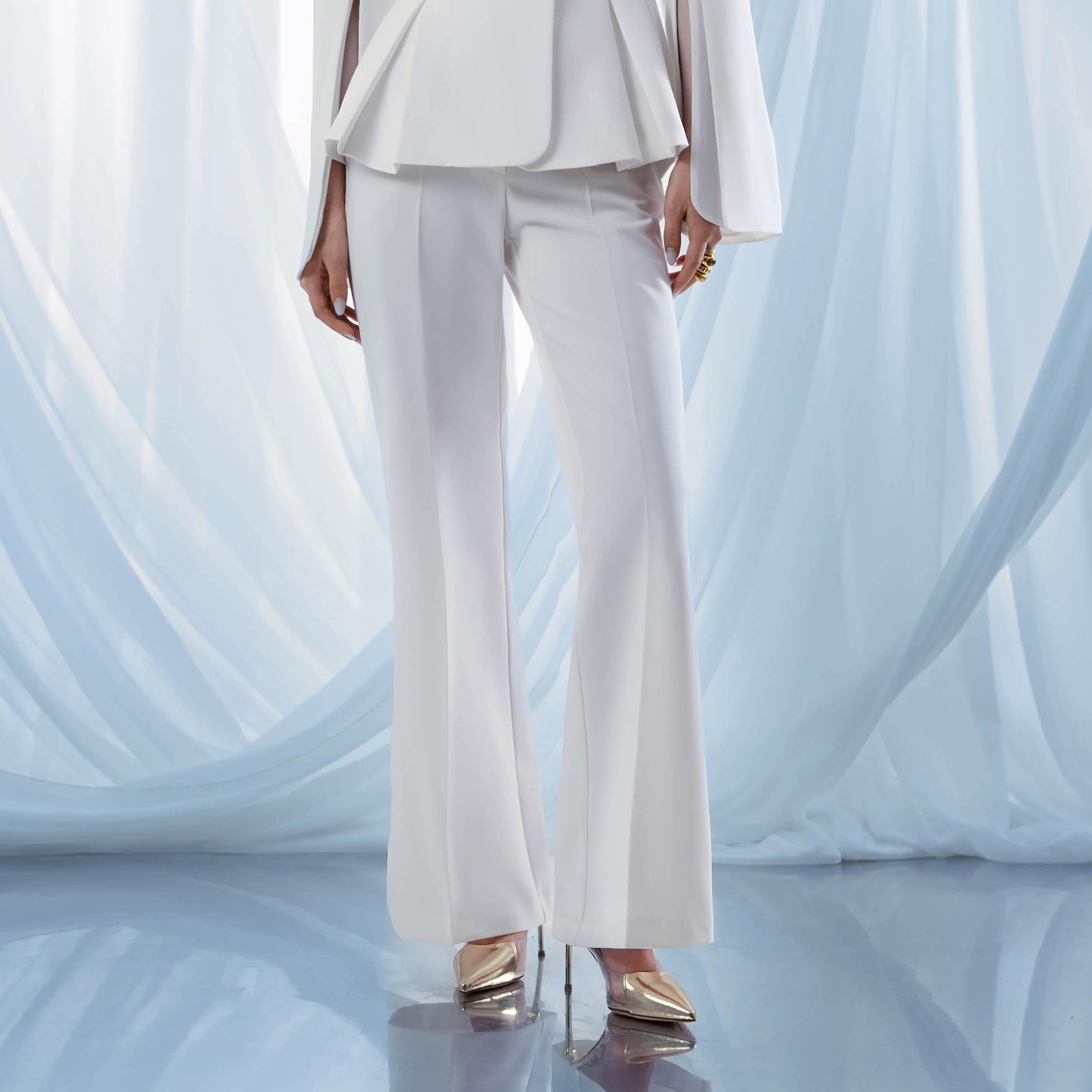 بنطال جينز نسائي بقصة بوت كات (شارلستون) باللون الأبيض من ليتشي-women-clothing-bottoms-trousers-image-1