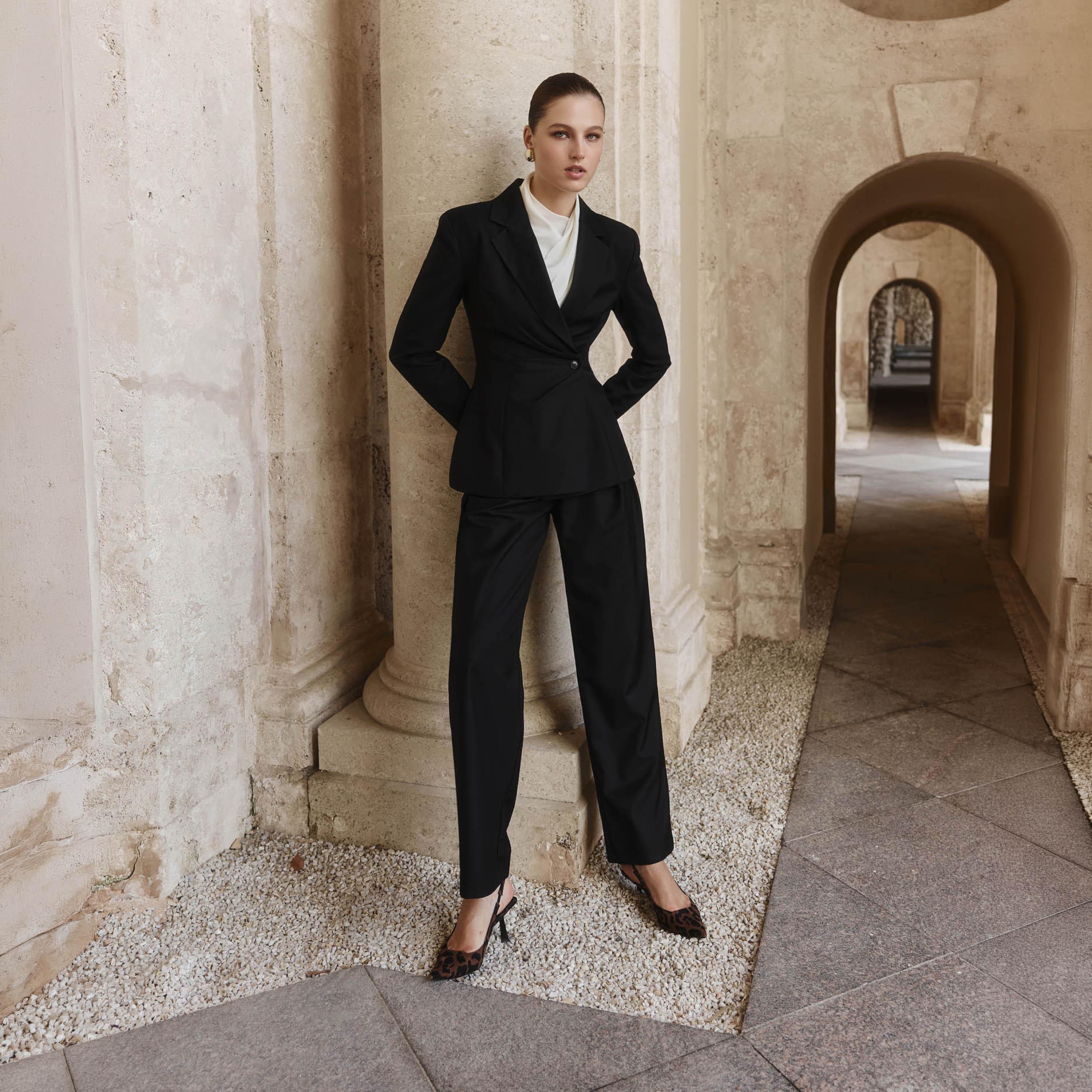 بنطلون مستقيم أسود للنساء من ليتشي-women-clothing-bottoms-trousers-image-2
