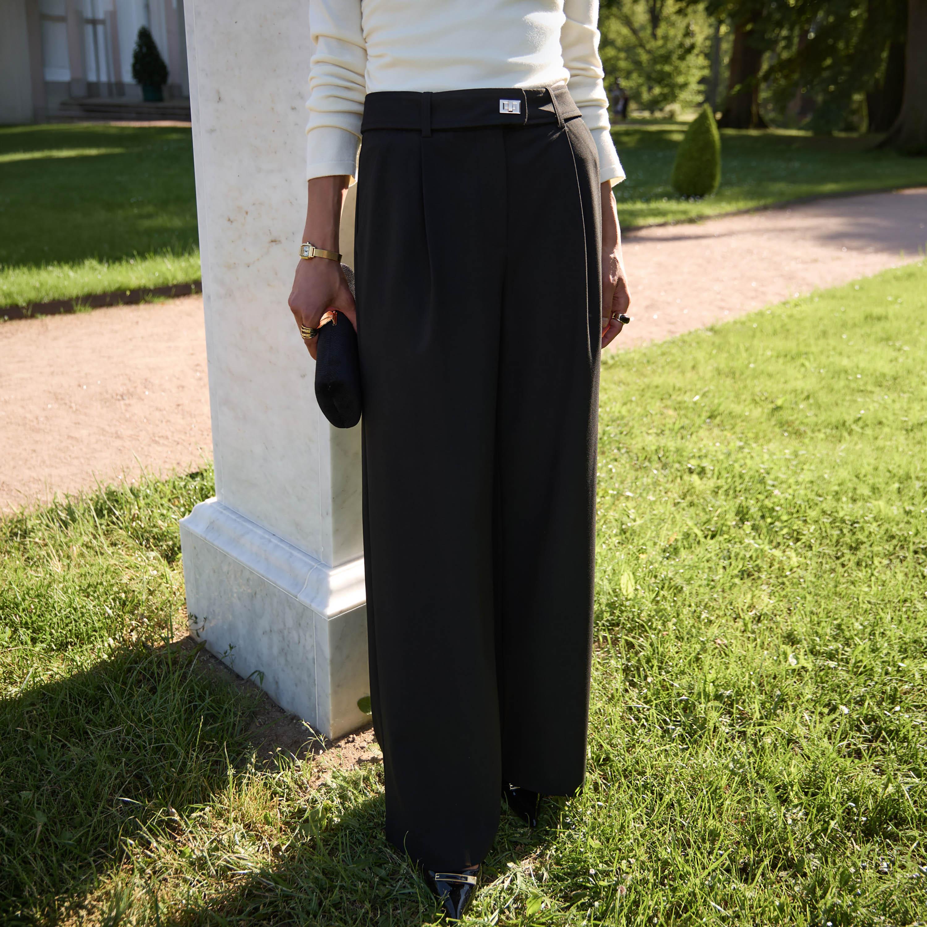 بنطال نسائي بقصة أرجل واسعة باللون الأسود من ليتشي-women-clothing-bottoms-trousers-image-1