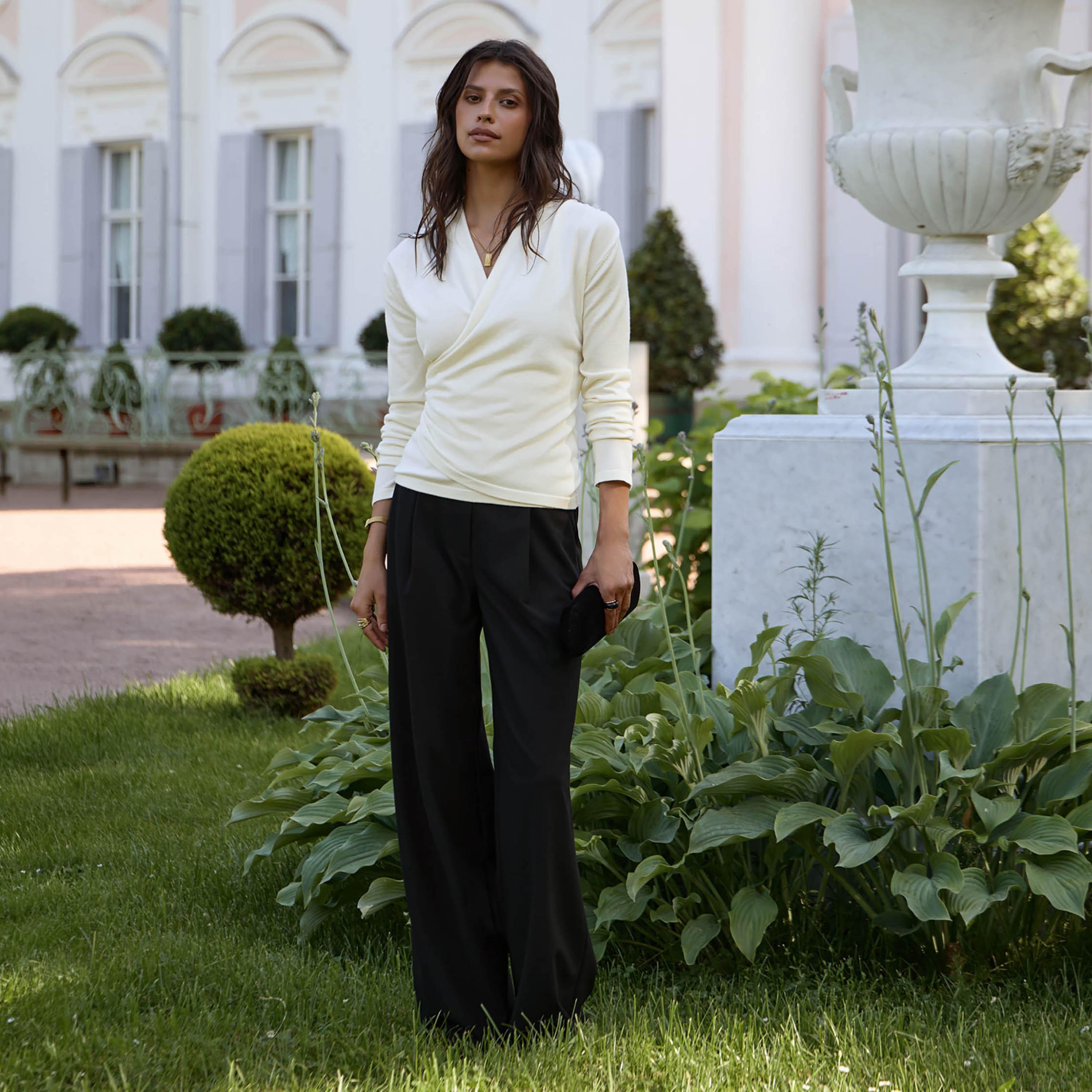 بنطال نسائي بقصة أرجل واسعة باللون الأسود من ليتشي-women-clothing-bottoms-trousers-image-2