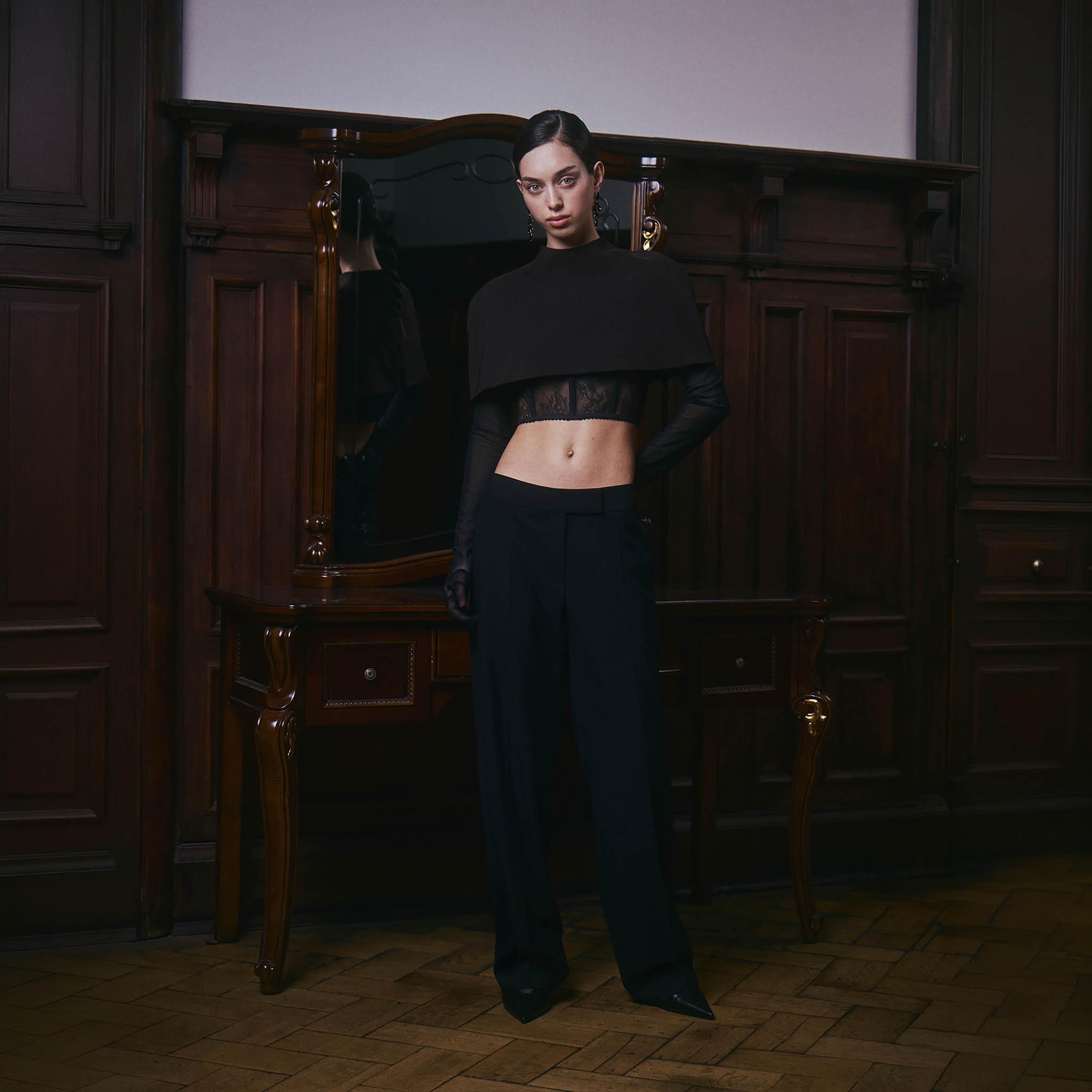 بنطلون مستقيم أسود للنساء من ليتشي-women-clothing-bottoms-trousers-image-2