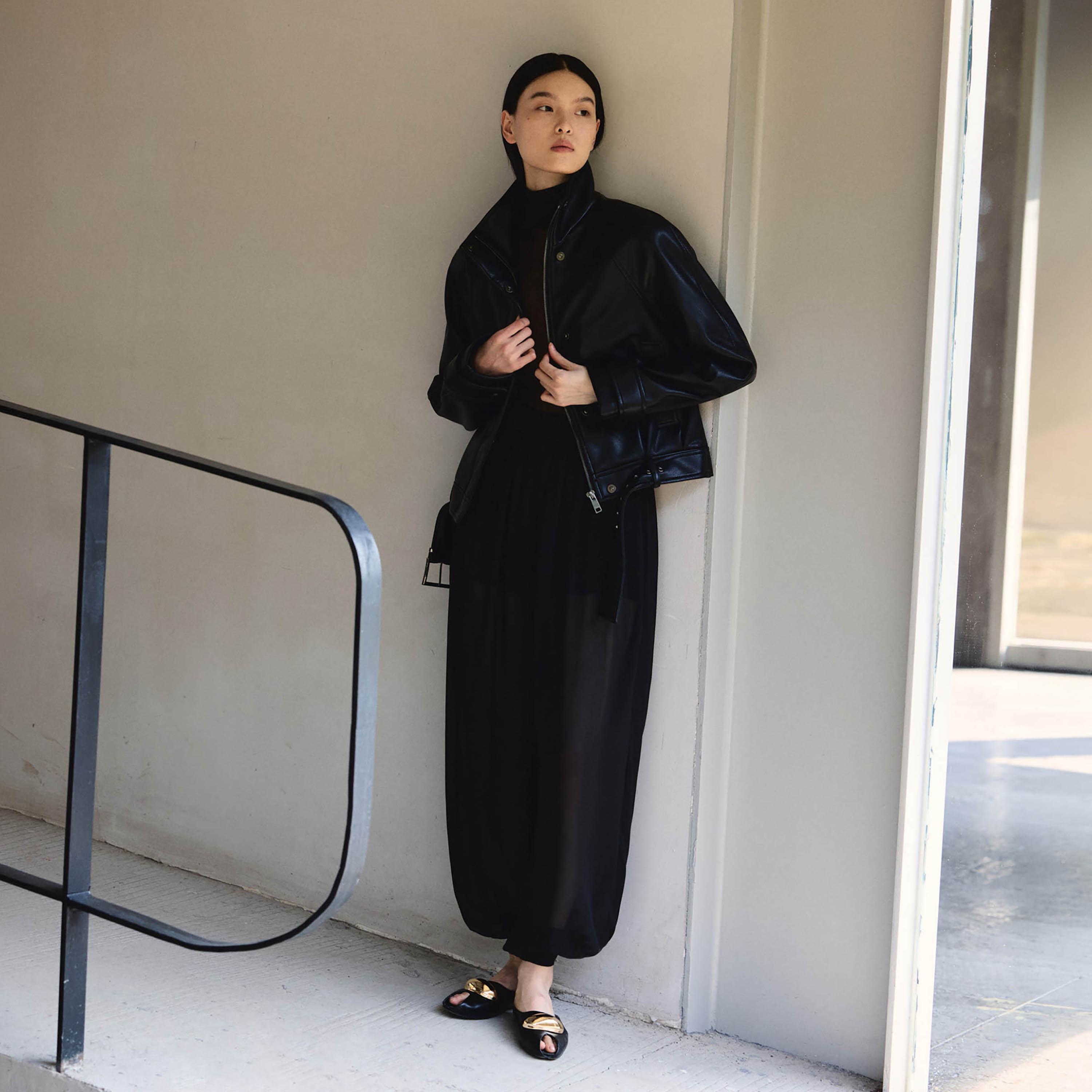 بنطال نسائي بتصميم بالون (منفوخ) باللون الأسود من ليتشي-women-clothing-bottoms-trousers-image-3