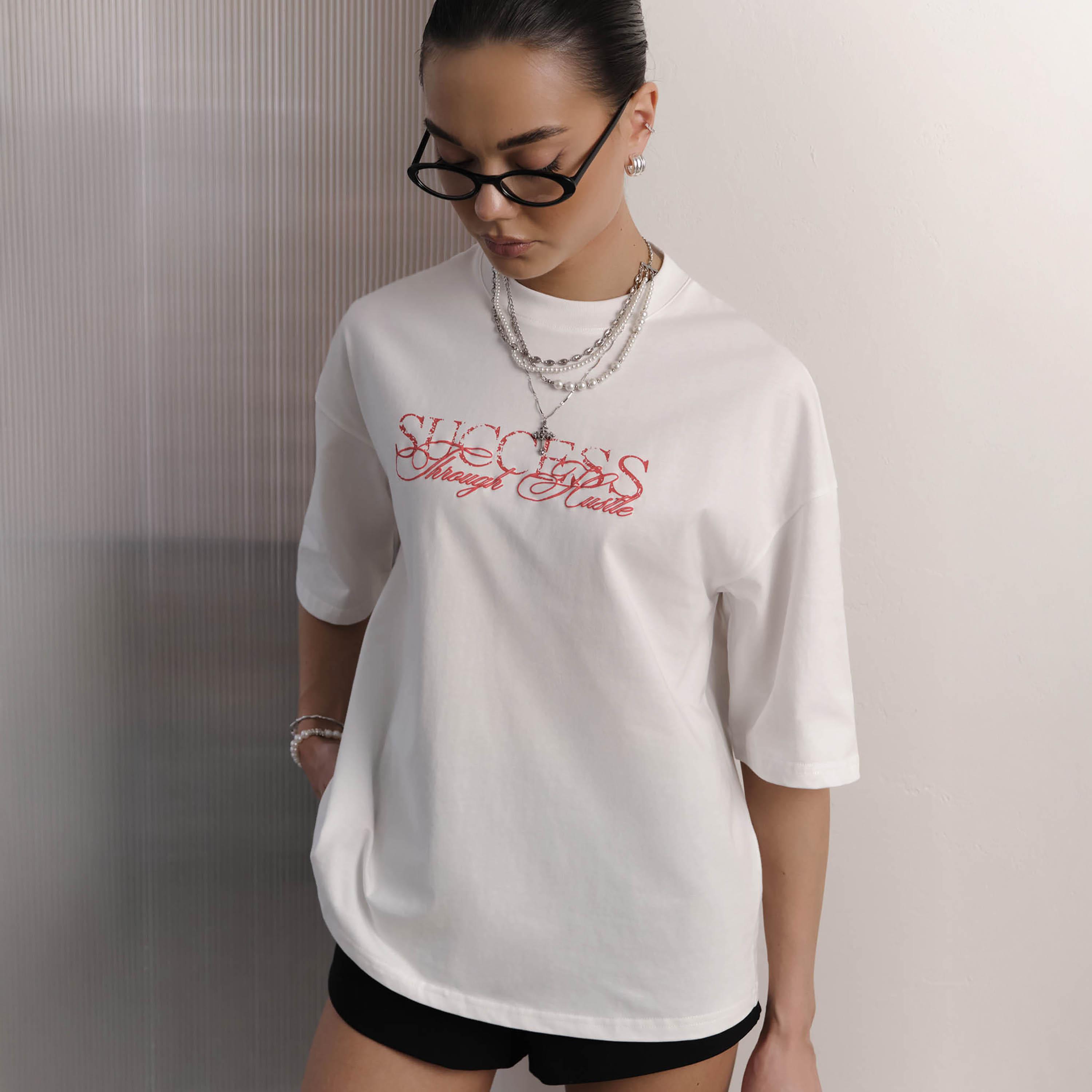 تيشيرت قطن مطبوع أبيض للنساء من ليتشي-women-clothing-tshirts-image-1