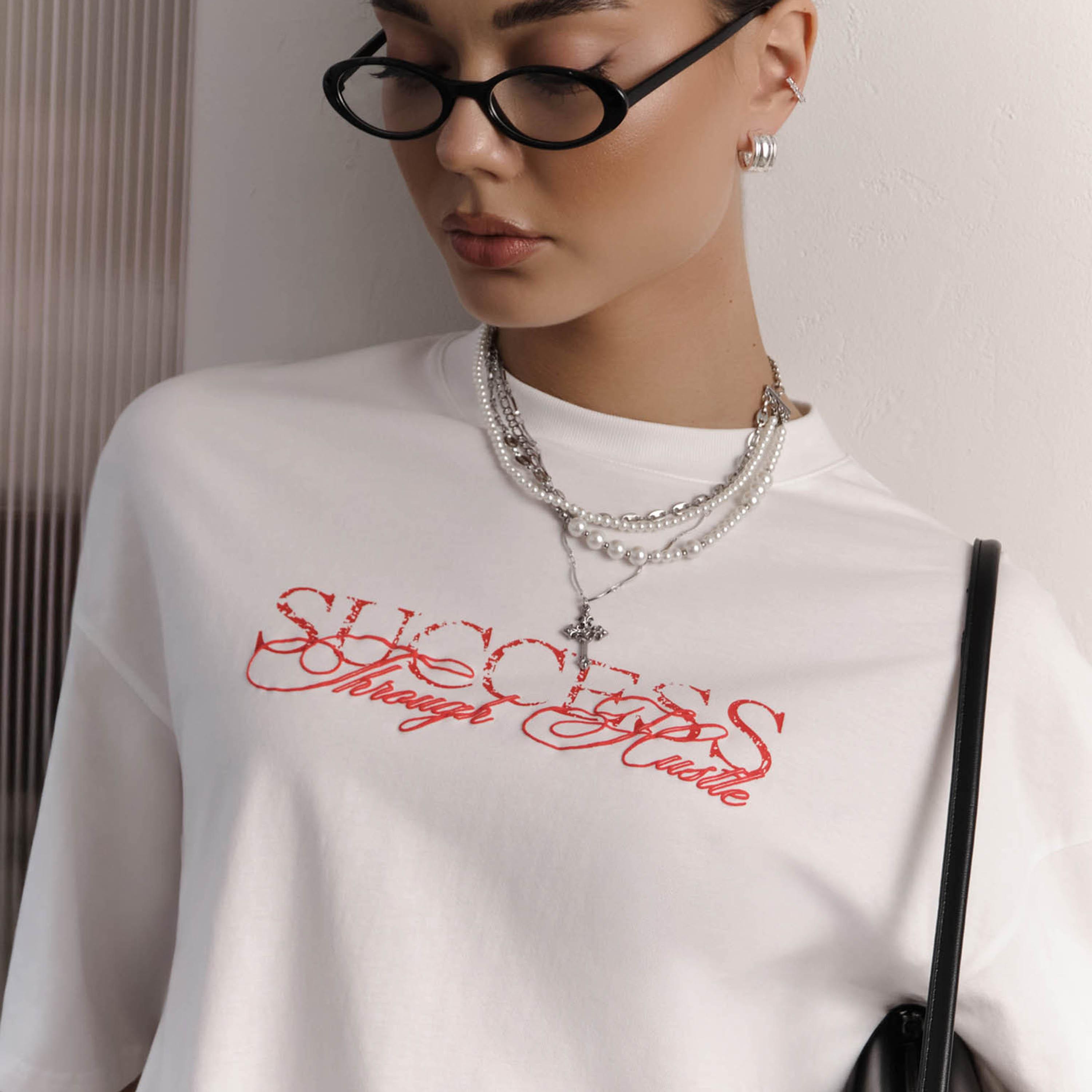 تيشيرت قطن مطبوع أبيض للنساء من ليتشي-women-clothing-tshirts-image-4