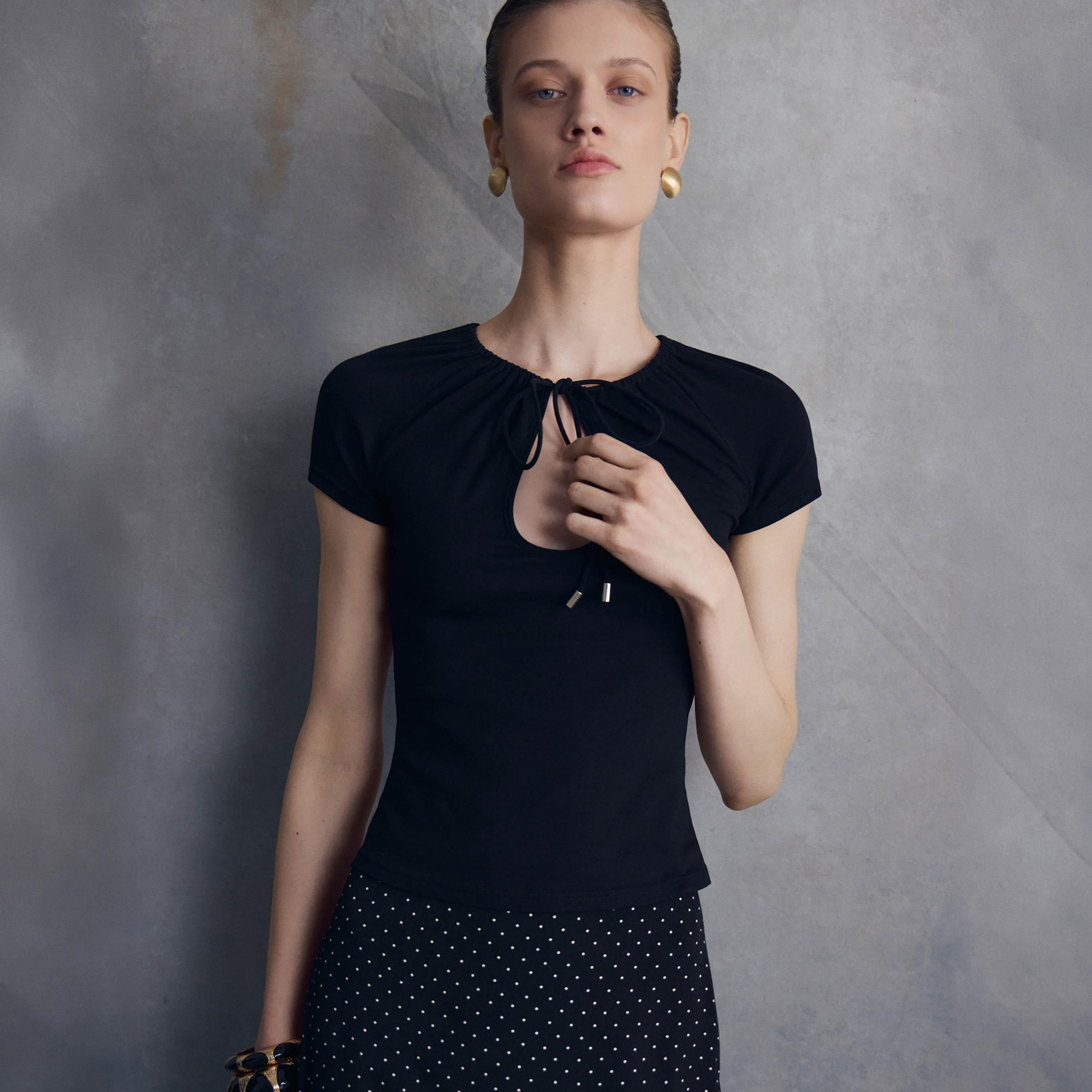 Lichi Black Keyhole Neck Raglan Sleeves Women's Top-women-clothing-shirtsandblouses-blouses-image-3