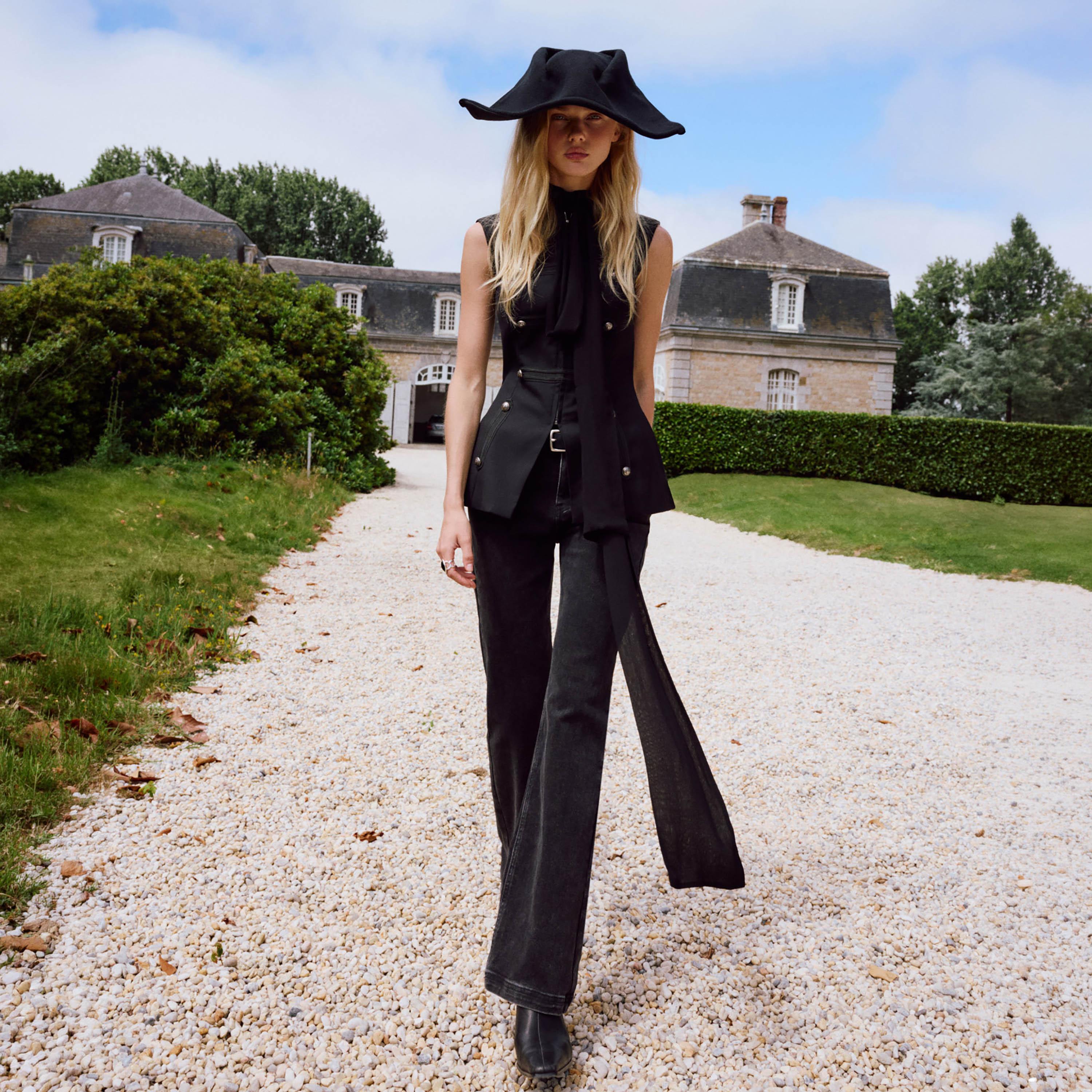 صديري حريمي أسود بياقة مرتفعة من ليتشي-women-winterwear-coatsandjackets-waistcoats-image-3