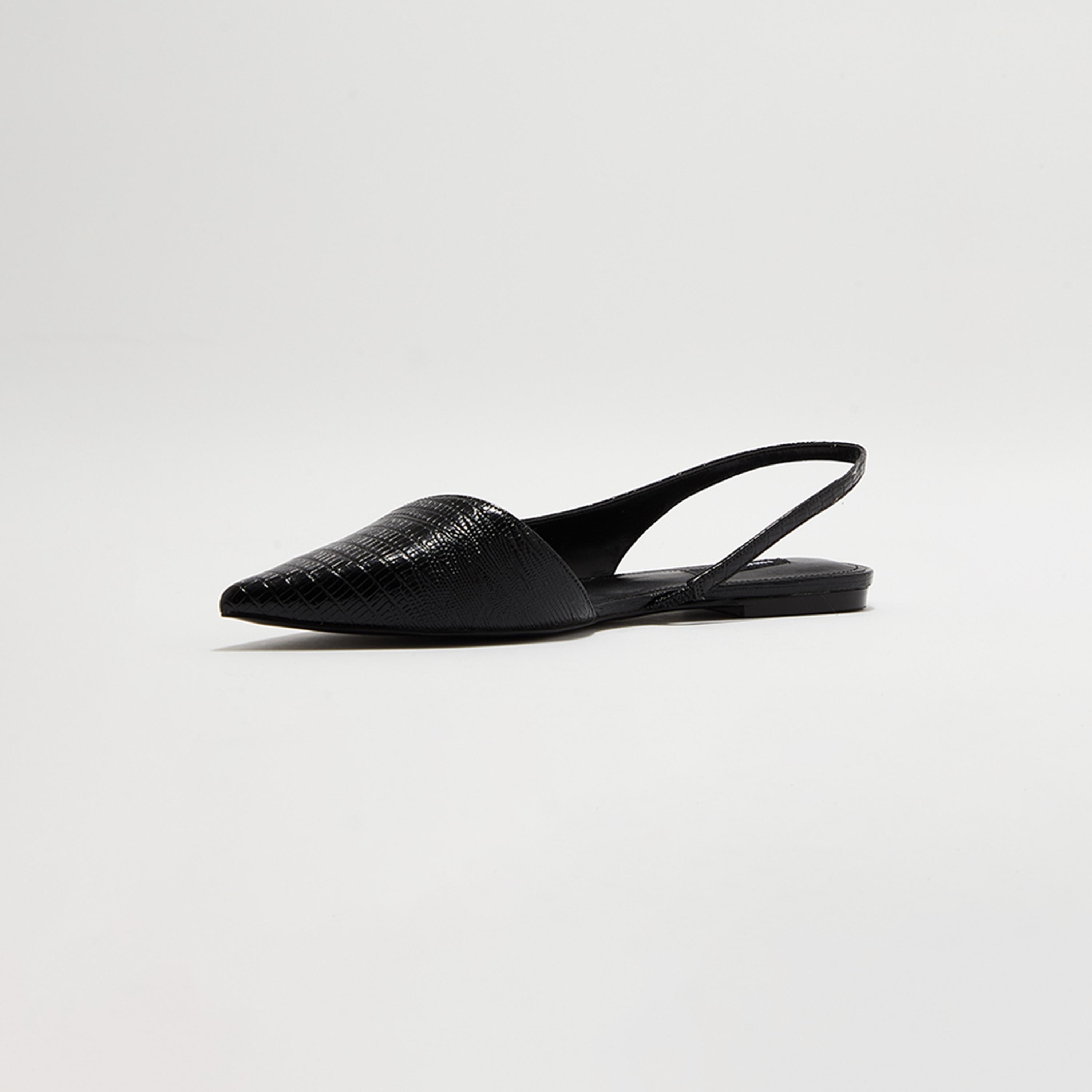 صندل مسطح نسائي ومزخرف من ناين ويست بمقدمة مدببة | wnBEADS3-FW23-women-shoes-sandals-flats-image-3
