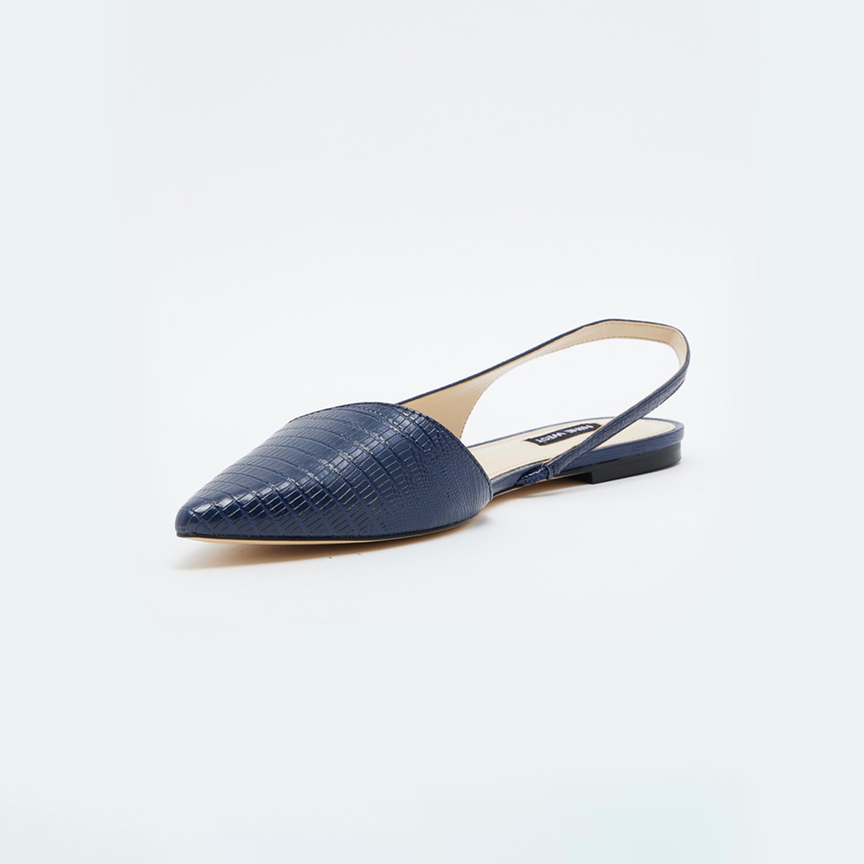 صندل مسطح نسائي ومزخرف من ناين ويست بمقدمة مدببة | wnBEADS3-FW23-women-shoes-sandals-flats-image-11