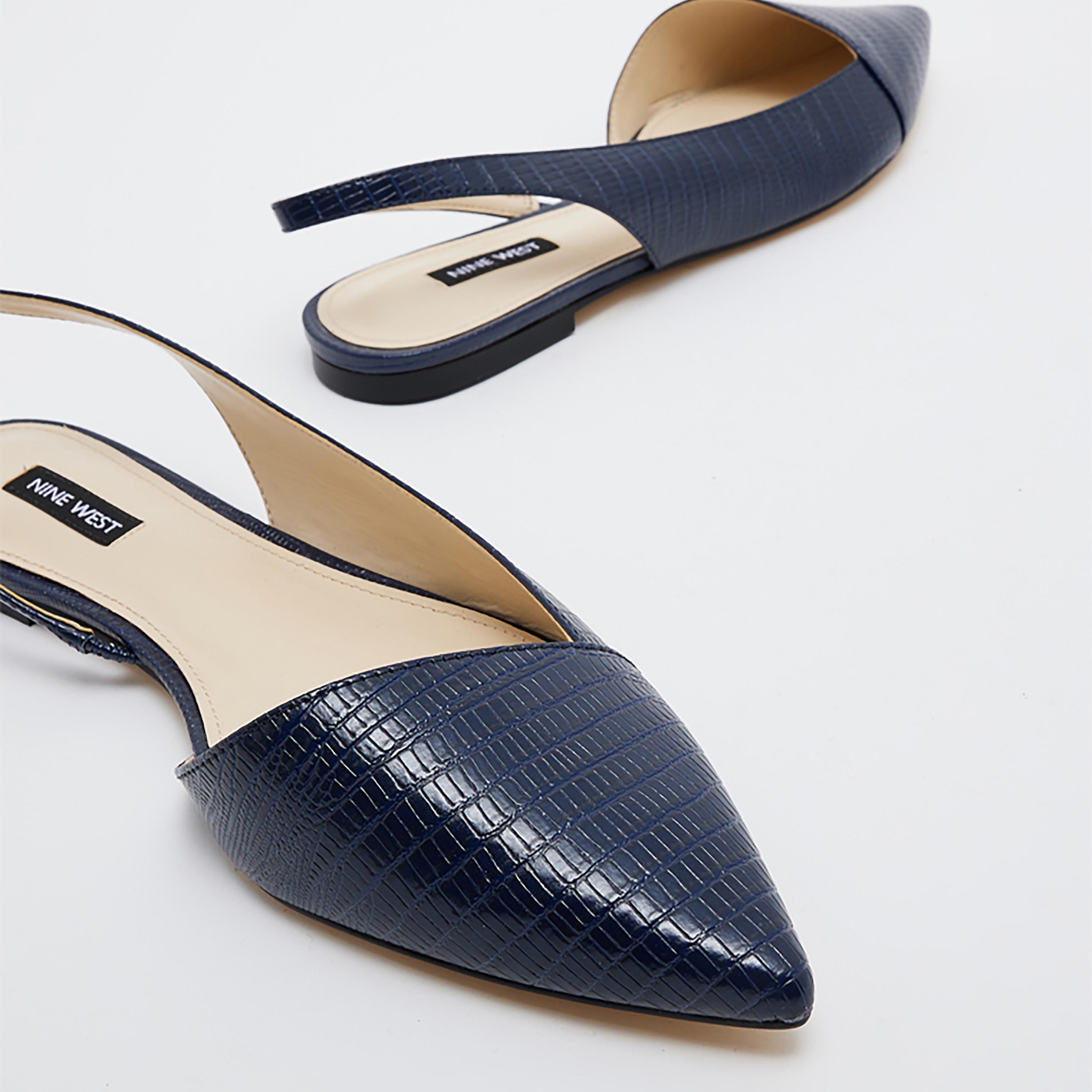 صندل مسطح نسائي ومزخرف من ناين ويست بمقدمة مدببة | wnBEADS3-FW23-women-shoes-sandals-flats-image-12