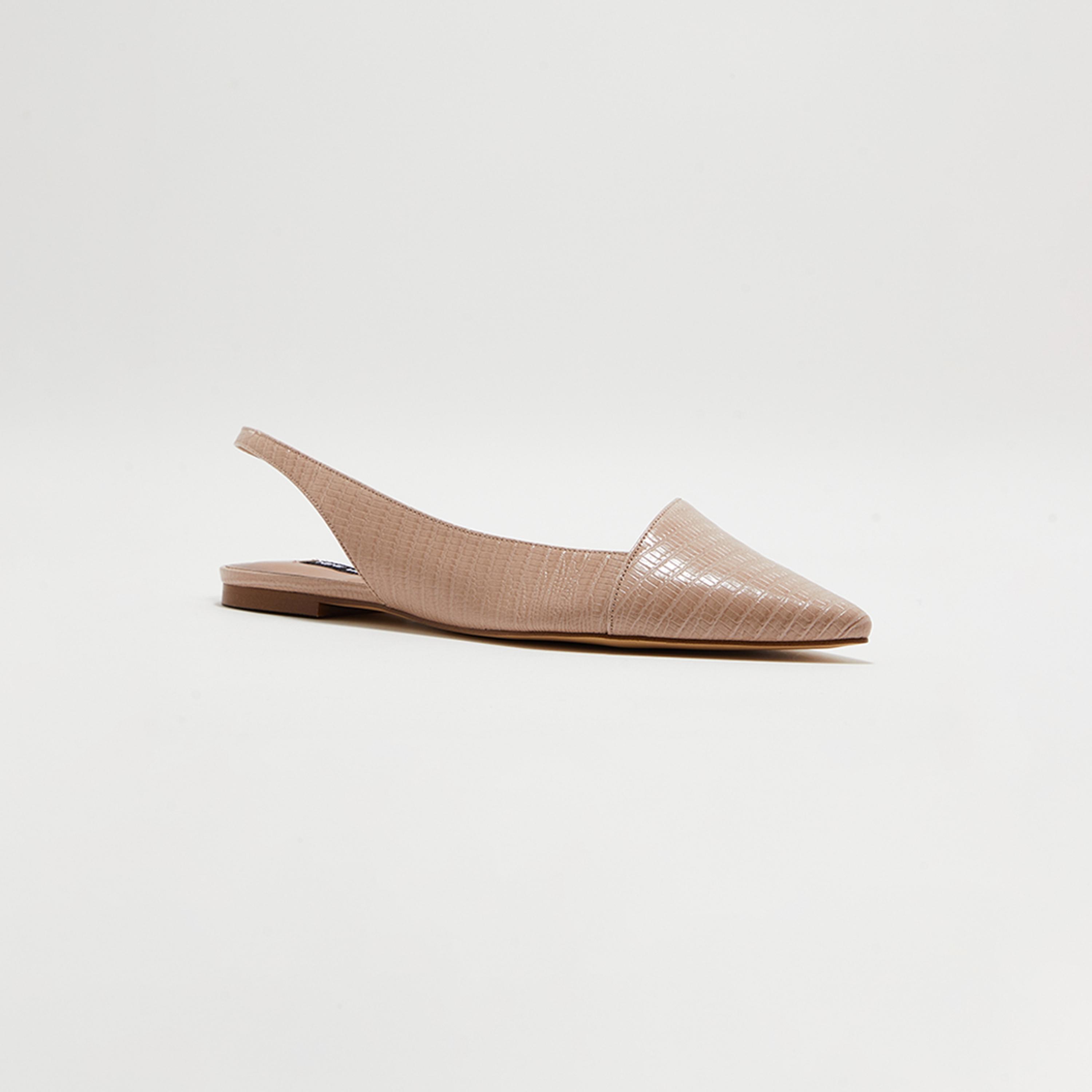 صندل مسطح نسائي ومزخرف من ناين ويست بمقدمة مدببة | wnBEADS3-FW23-women-shoes-sandals-flats-image-5