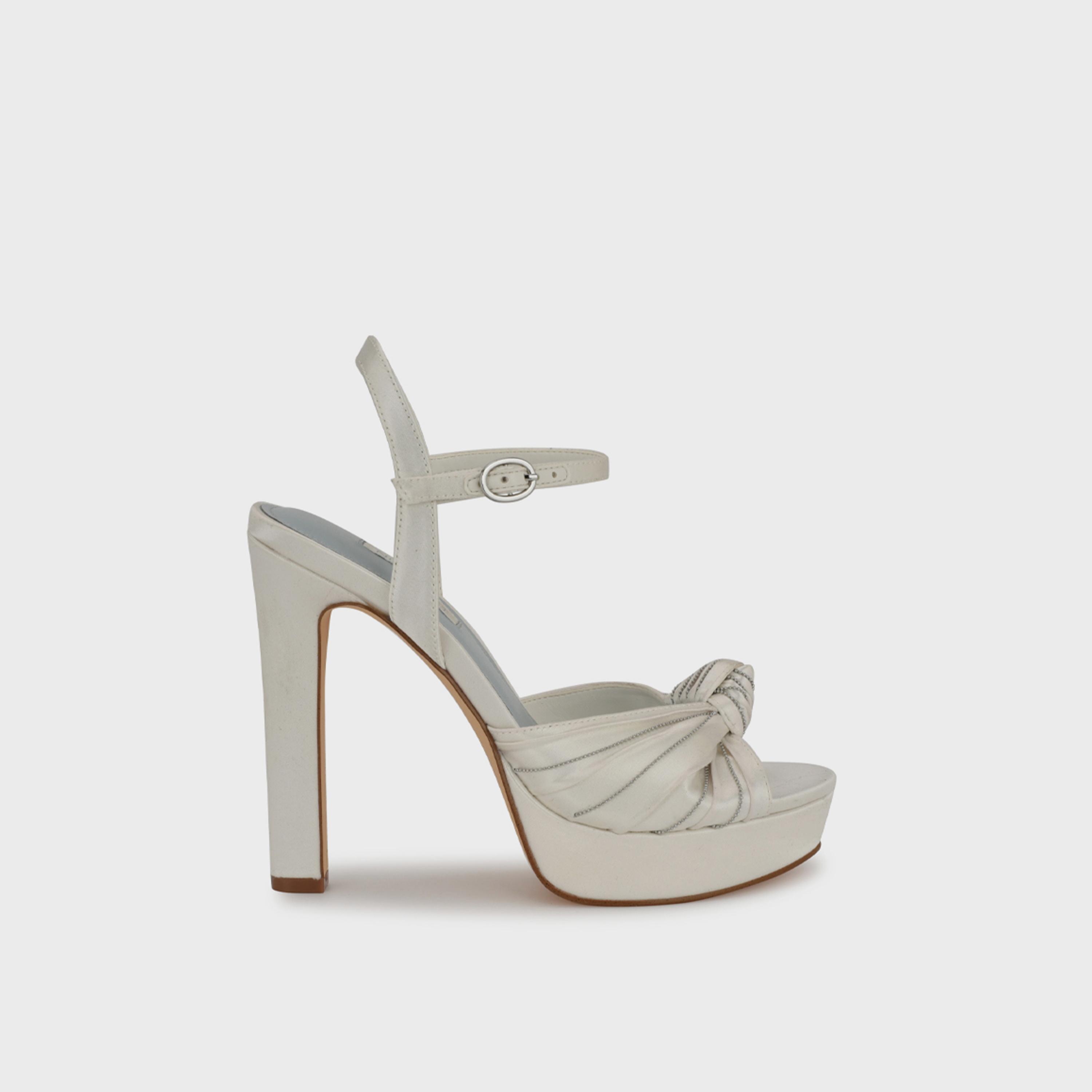 ناين ويست-  حذاء نسائي بإبزيم وونوين7 بكعب عالٍ-women-shoes-heels-image-2