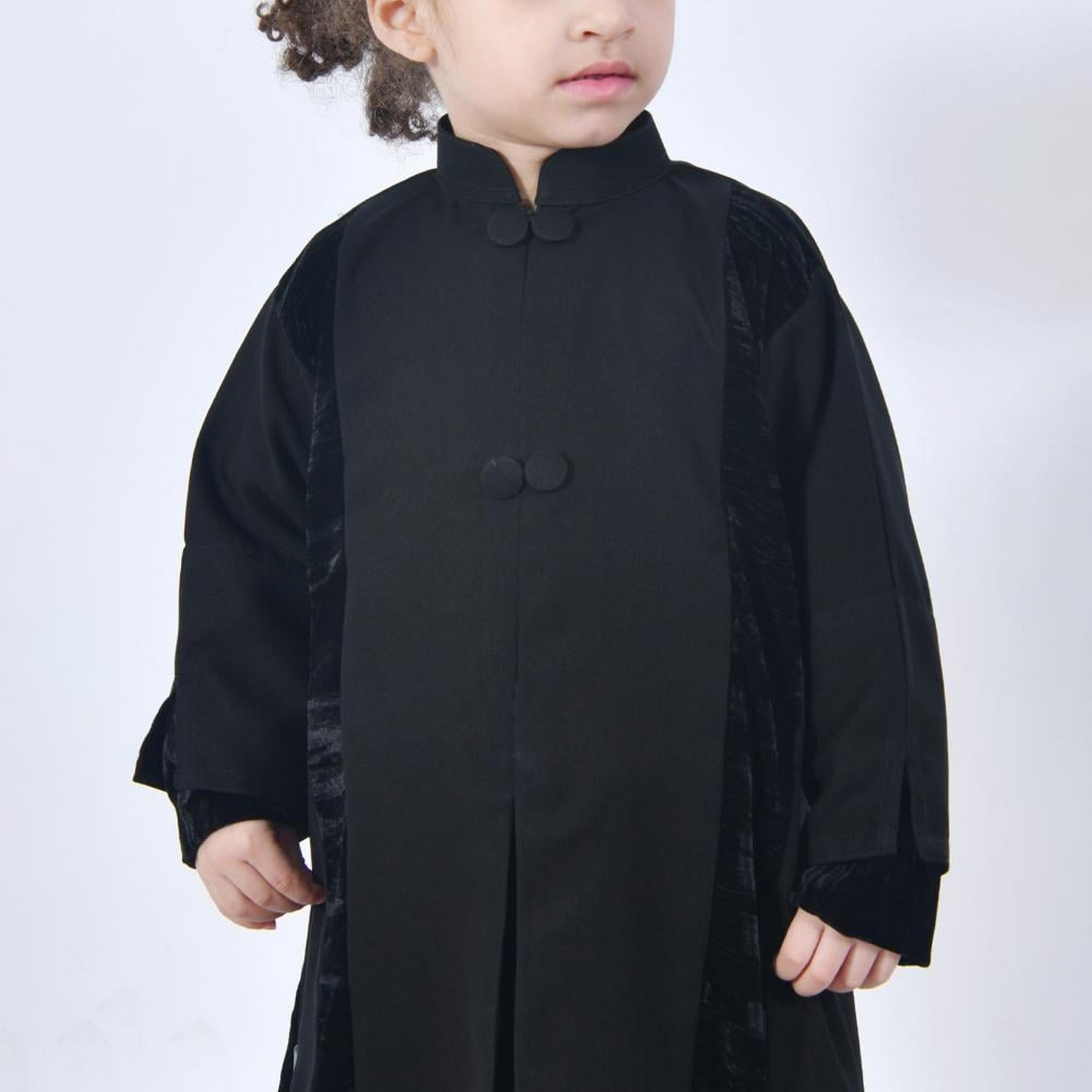عباية لامها باللون الأسود مع ياقة ماندرين وأكمام من الكريب للفتيات مع حجاب-girls-arabicclothing-abayas-image-6
