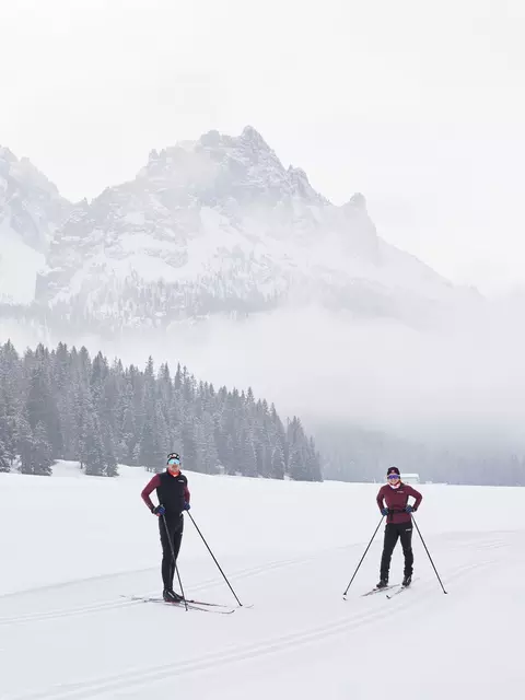 Madshus Active Pro Skin Skis with Performance Classic Madshus Active Pro Skin Skis with Performance Classic