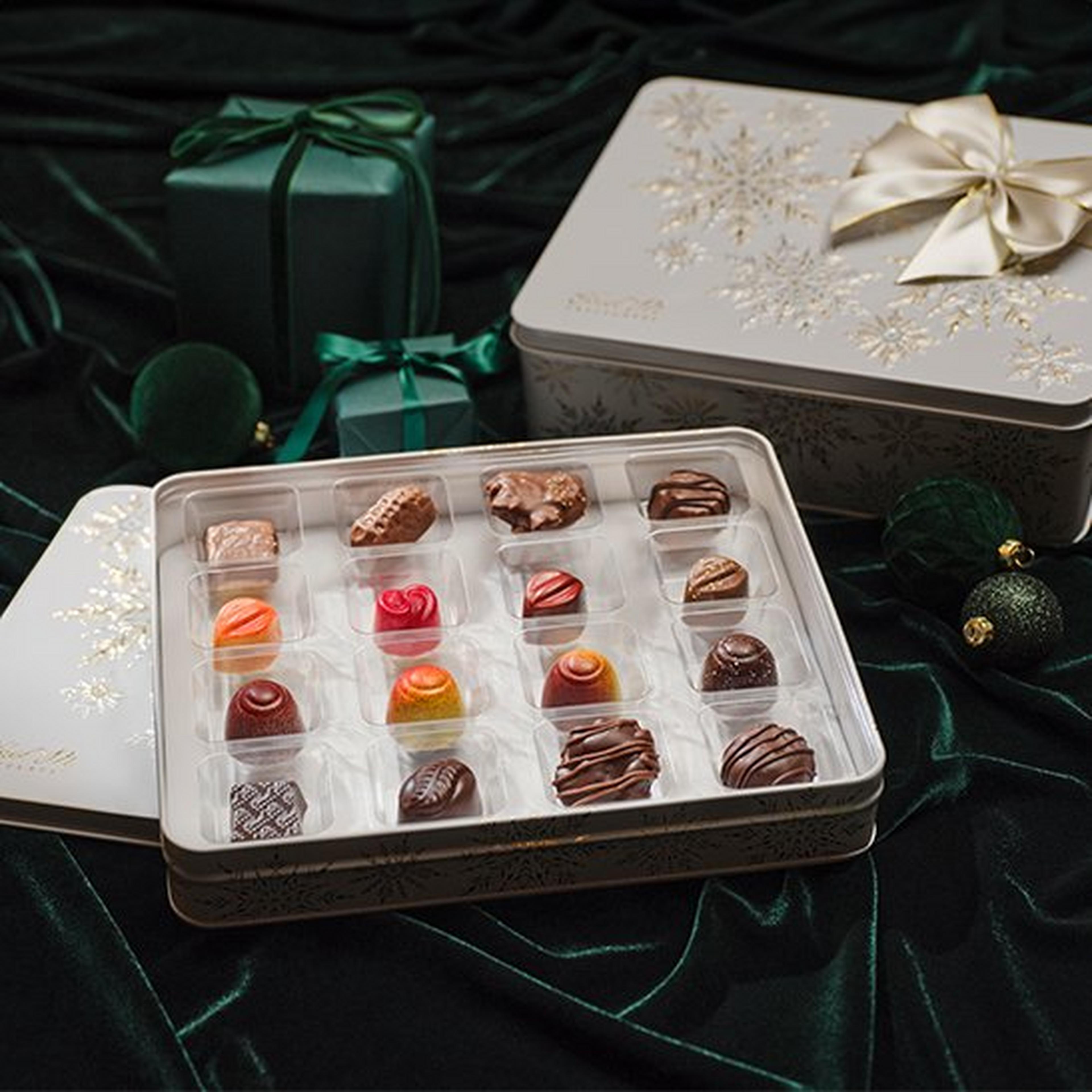 Holiday Snowflake Collectible Tin 1