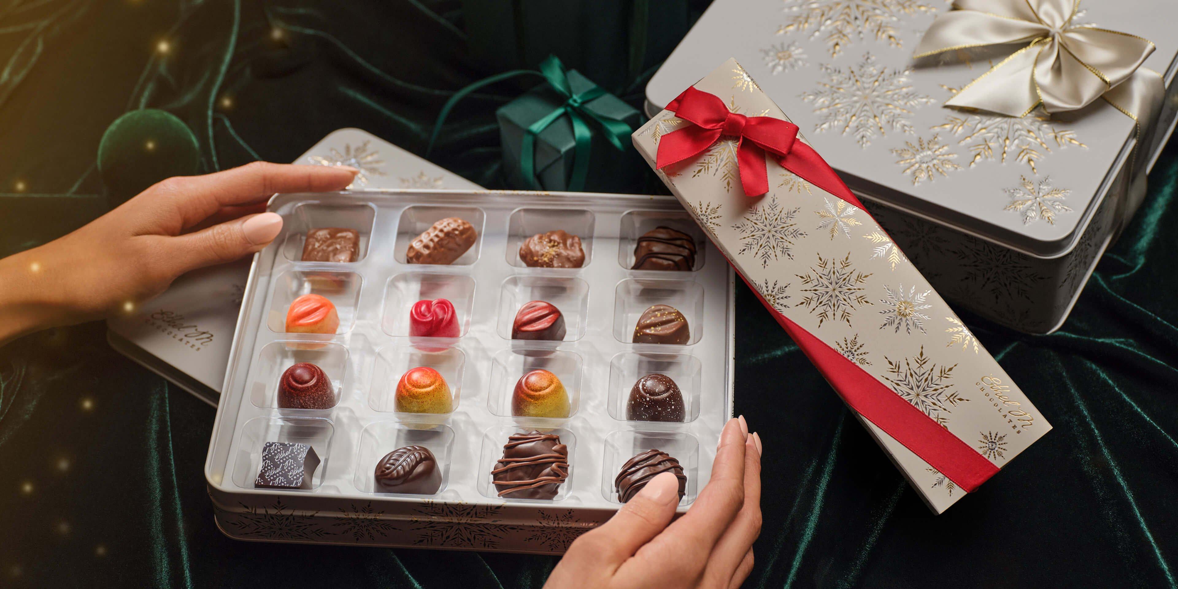 Holiday Snowflake Collectible Tin and Holiday Creamy Caramels Sampler