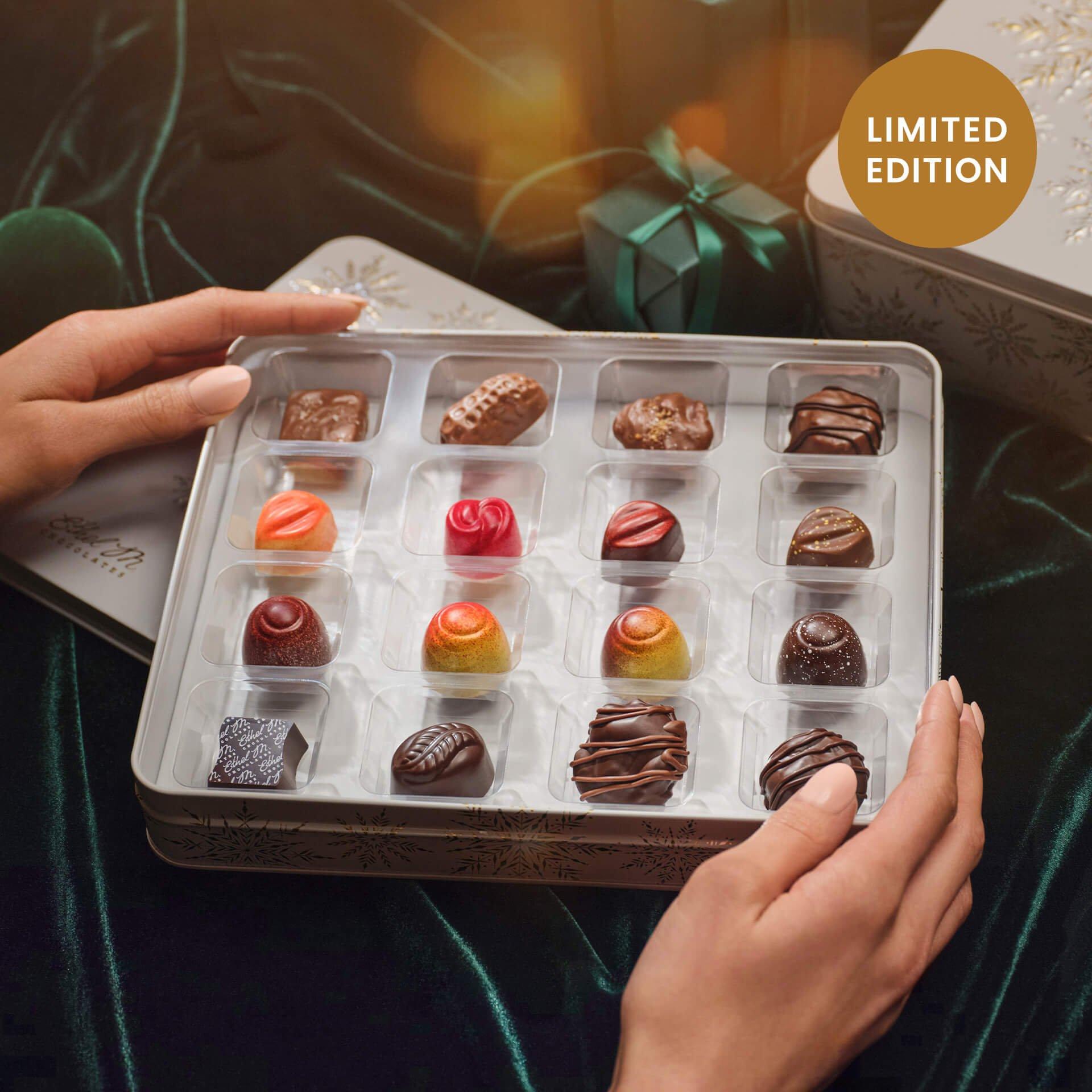 Holiday Snowflake Collectible Tin 16pc