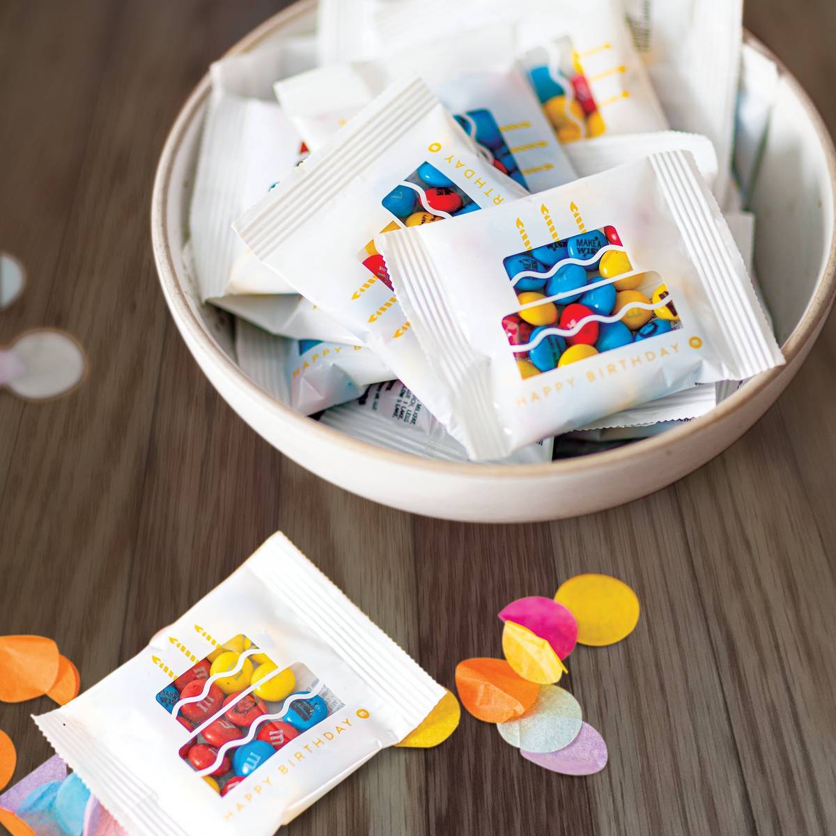 personalized wedding m&m's on place setting